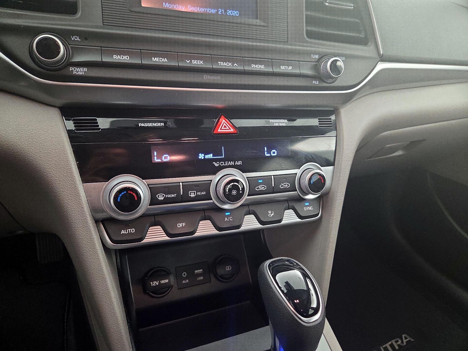 Thumbnail: 2020 Hyundai Elantra - 16