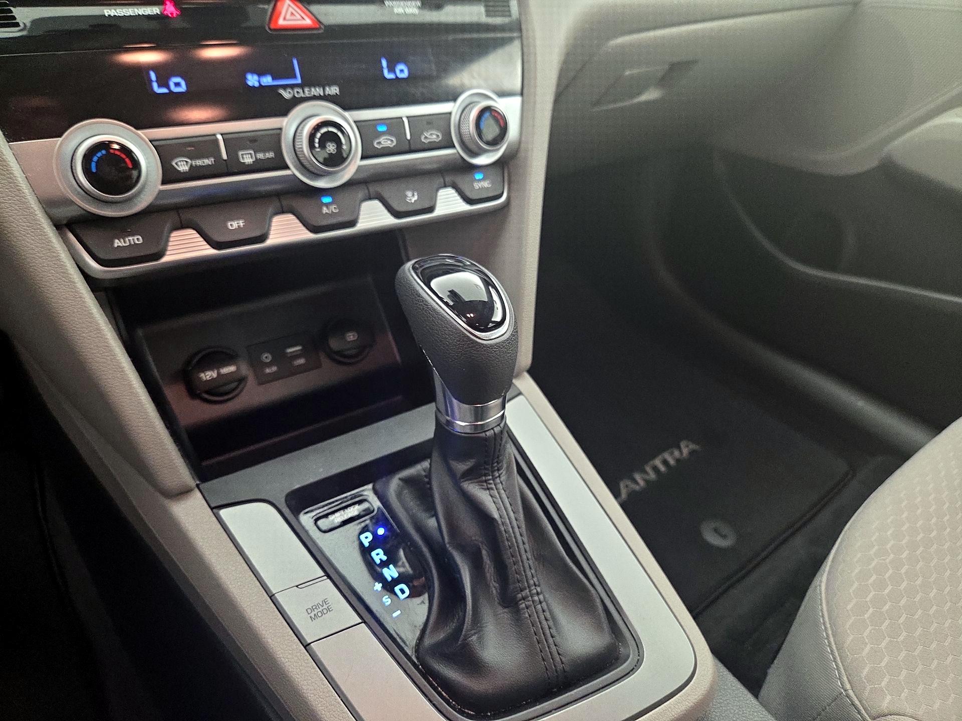 Thumbnail: 2020 Hyundai Elantra - 17