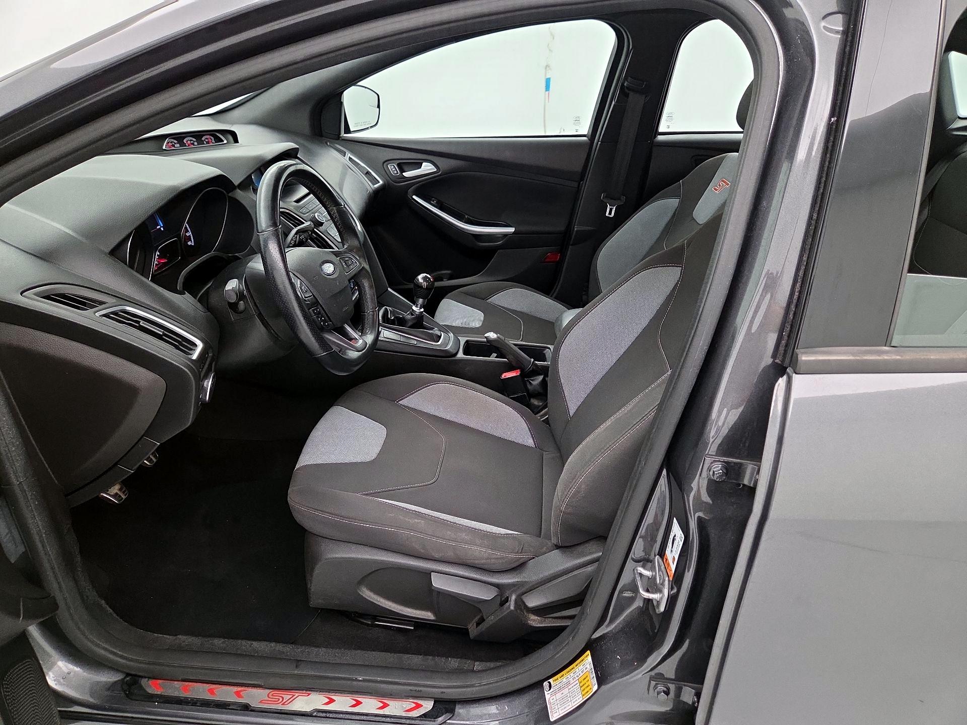 Thumbnail: 2017 Ford Focus - 11