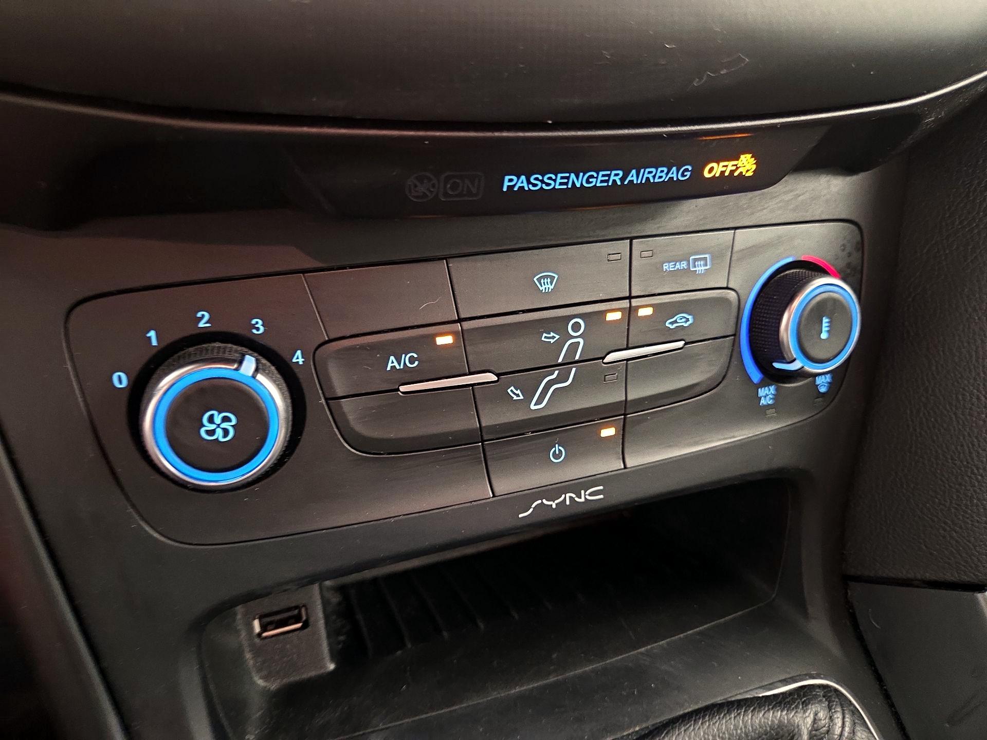 Thumbnail: 2017 Ford Focus - 15