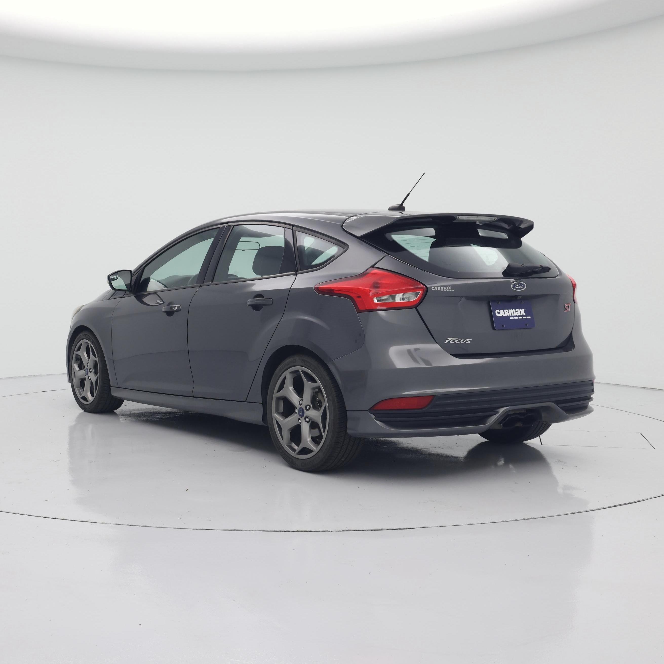 Thumbnail: 2017 Ford Focus - 2