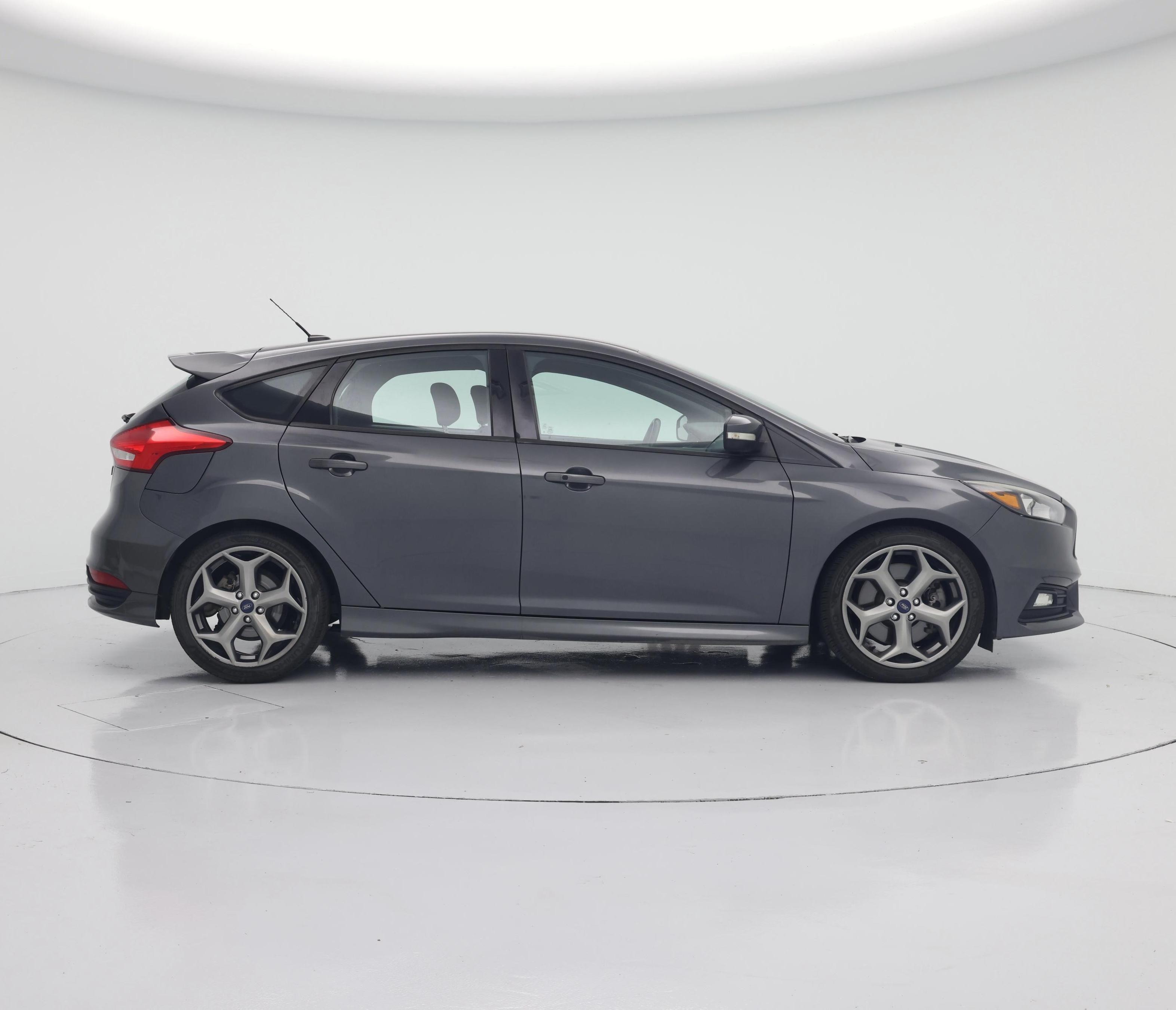 Thumbnail: 2017 Ford Focus - 7