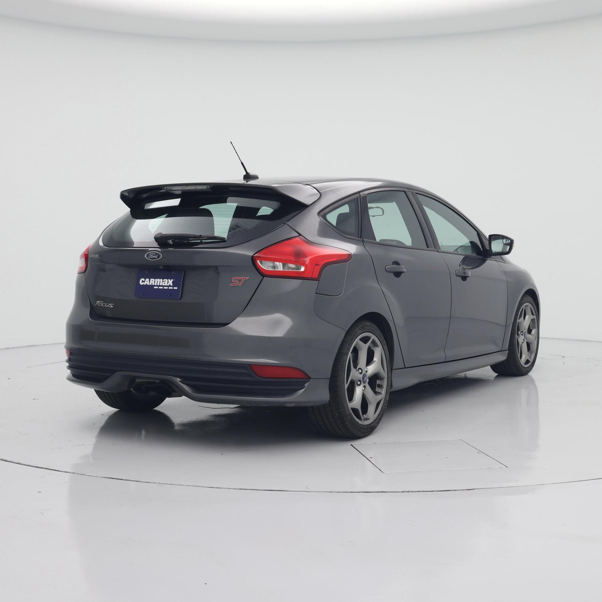 Thumbnail: 2017 Ford Focus - 8