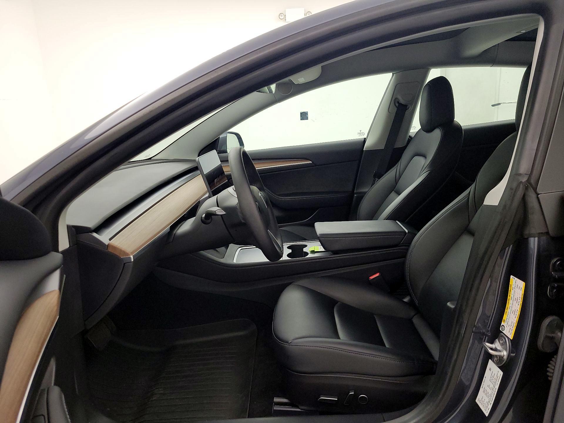 Thumbnail: 2022 Tesla Model 3 - 11
