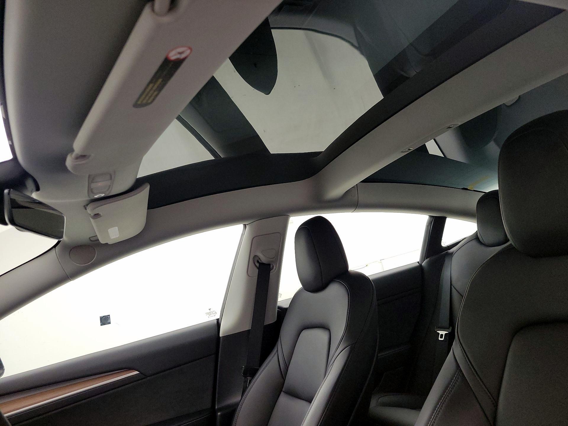 Thumbnail: 2022 Tesla Model 3 - 18