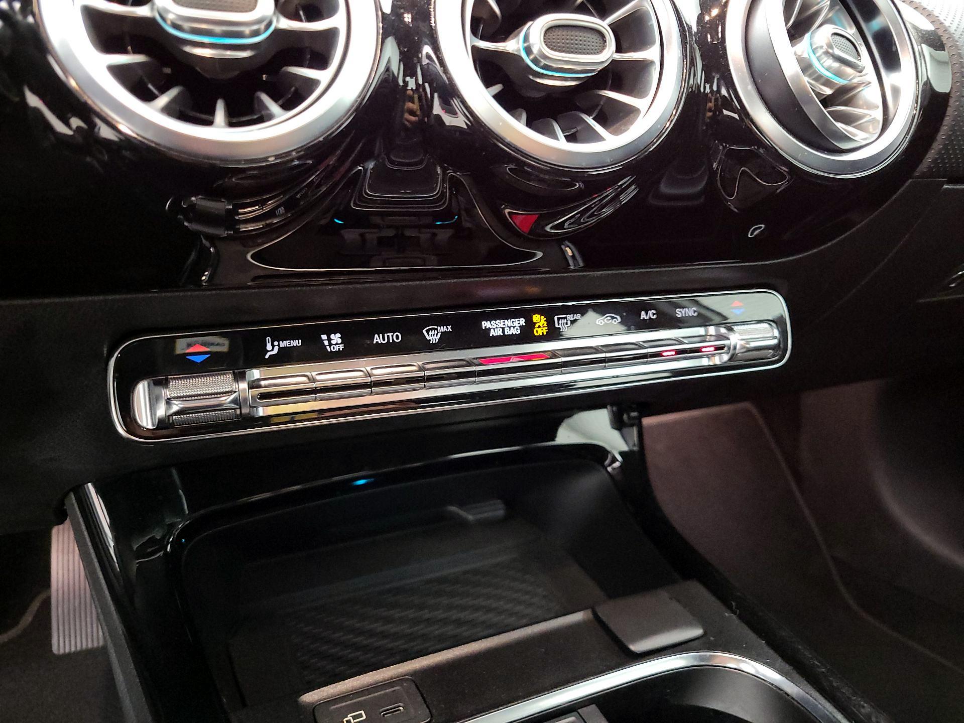 Thumbnail: 2019 Mercedes-Benz A-Class - 17