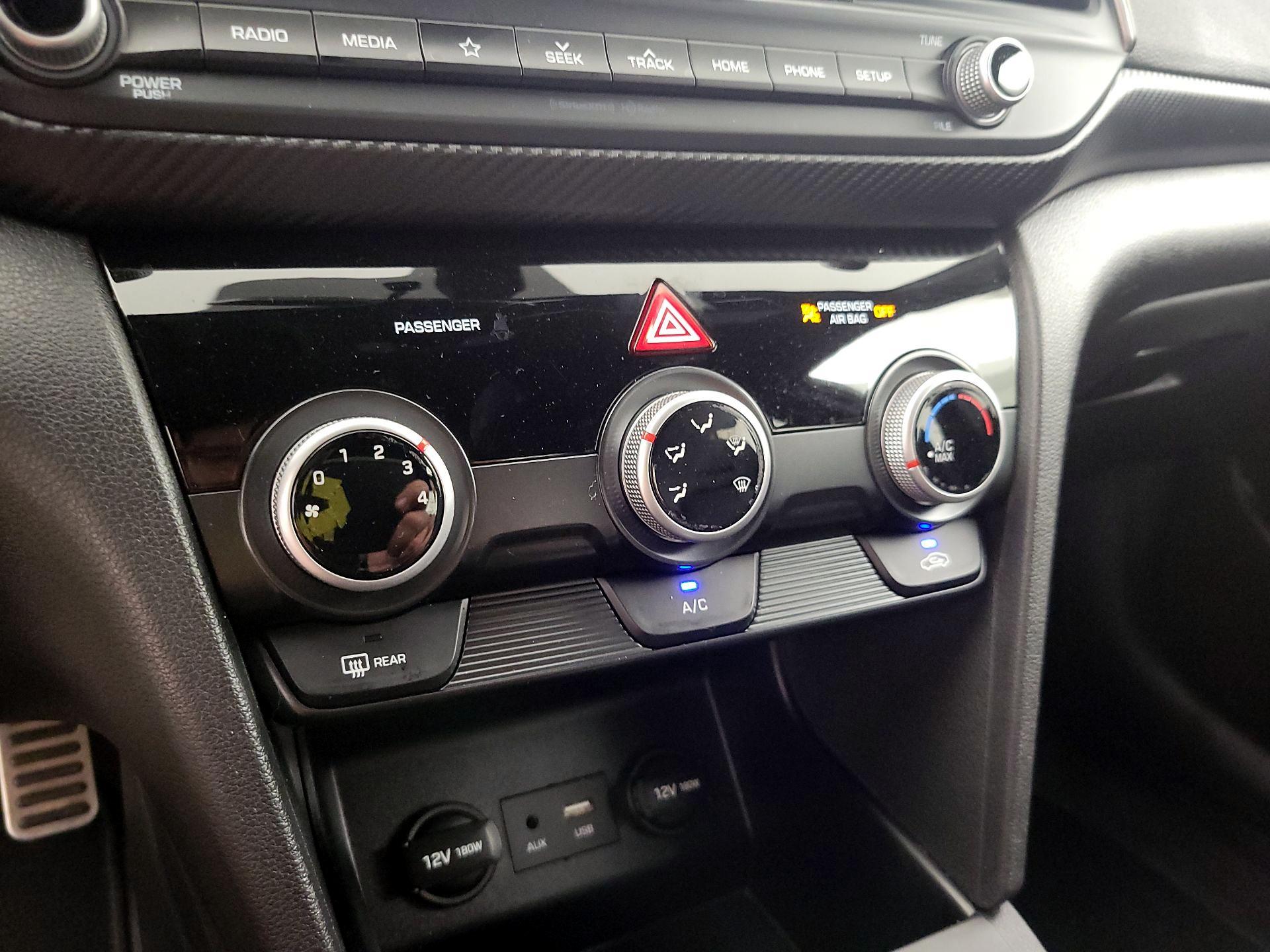 Thumbnail: 2019 Hyundai Elantra - 16