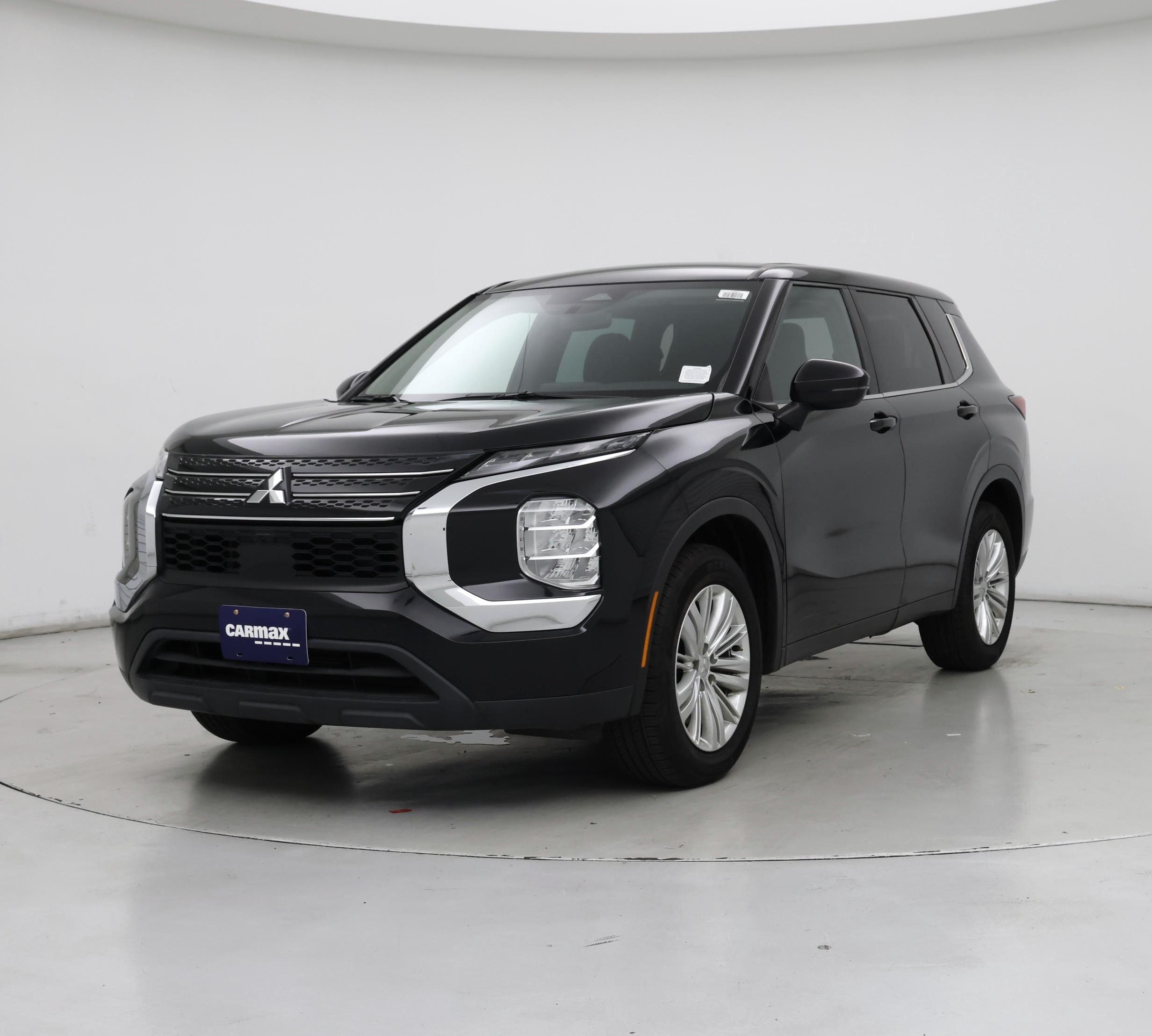Thumbnail: 2023 Mitsubishi Outlander - 4