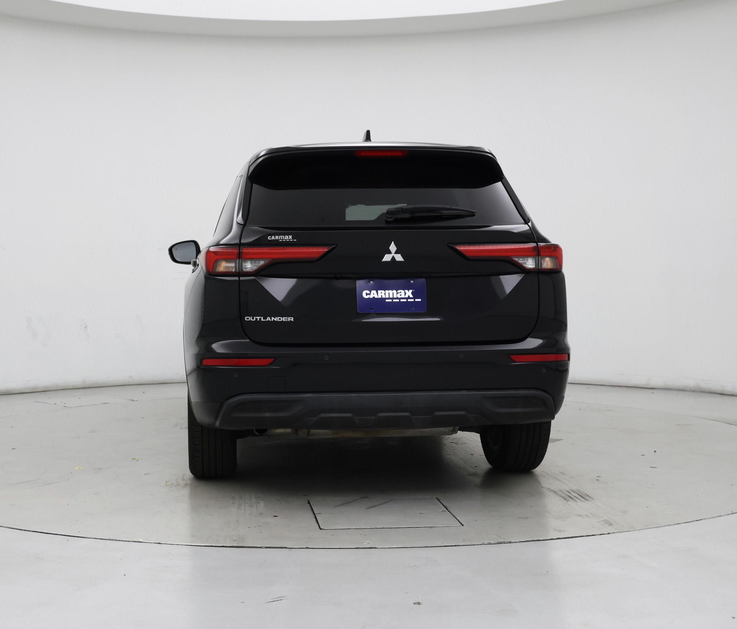 Thumbnail: 2023 Mitsubishi Outlander - 6