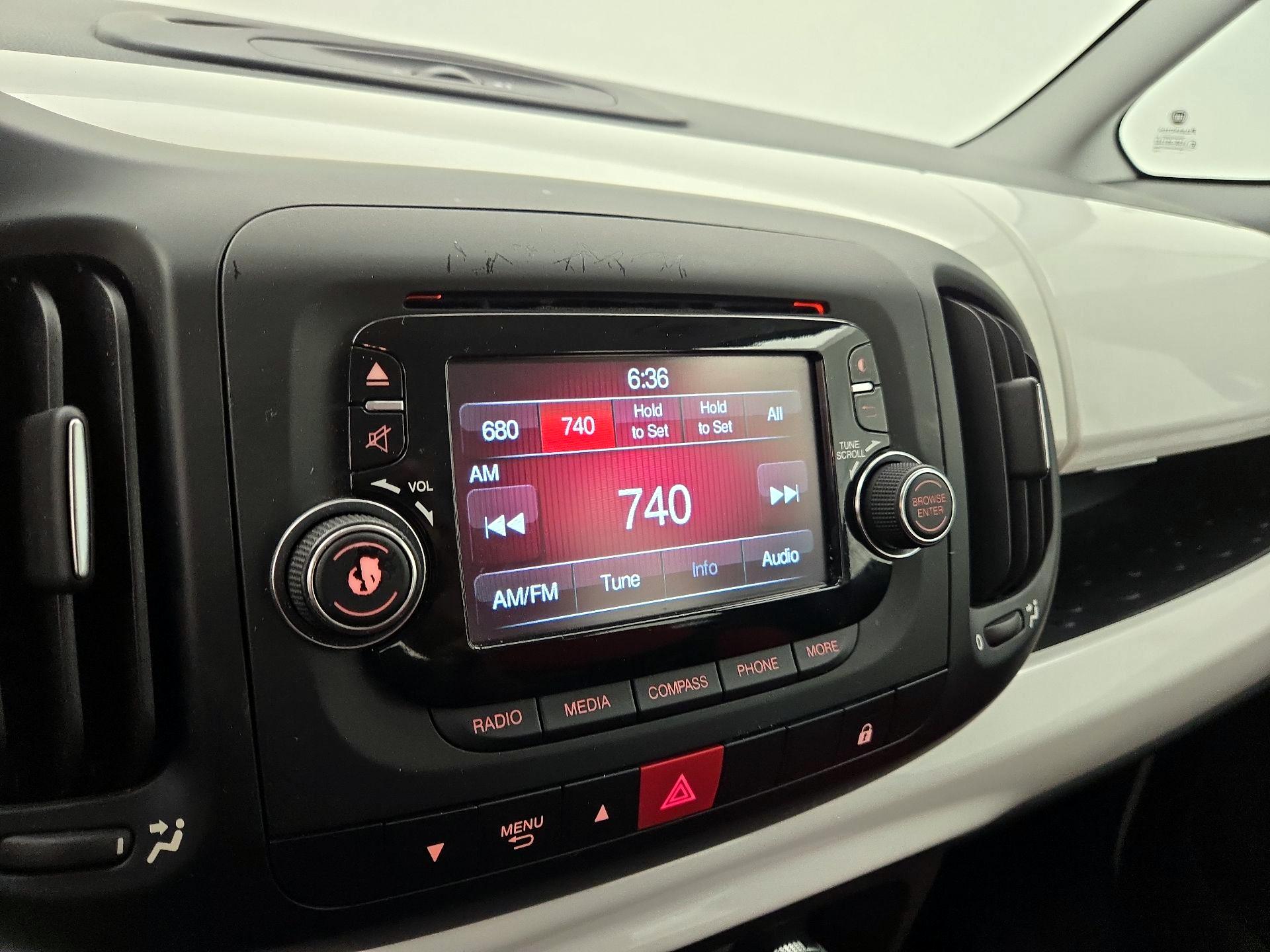 Thumbnail: 2015 Fiat 500L - 13