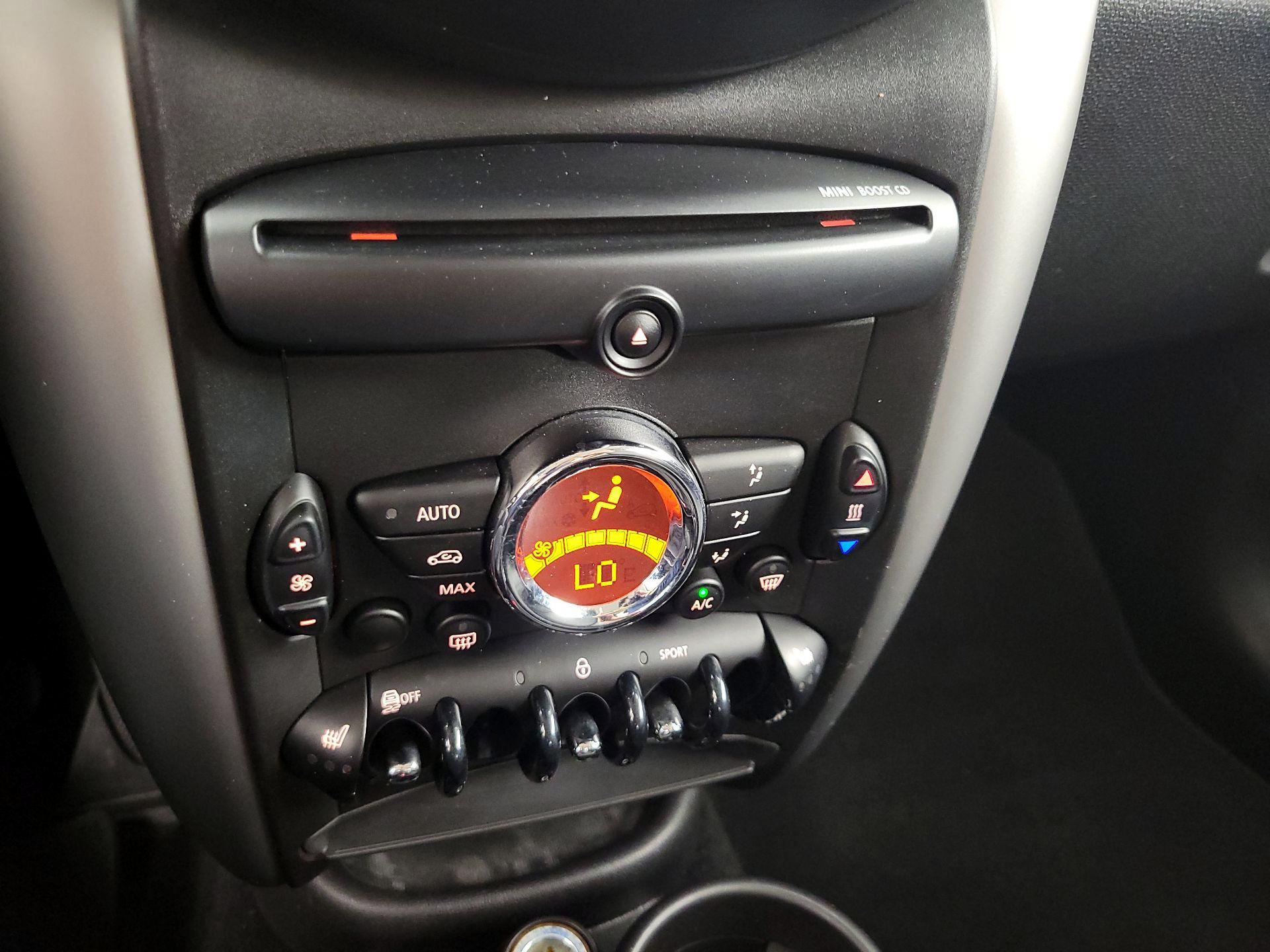 Thumbnail: 2015 MINI Cooper Countryman - 14