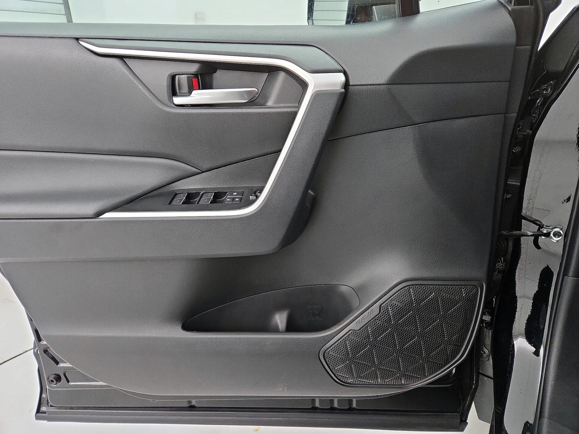 Thumbnail: 2024 Toyota RAV4 - 12