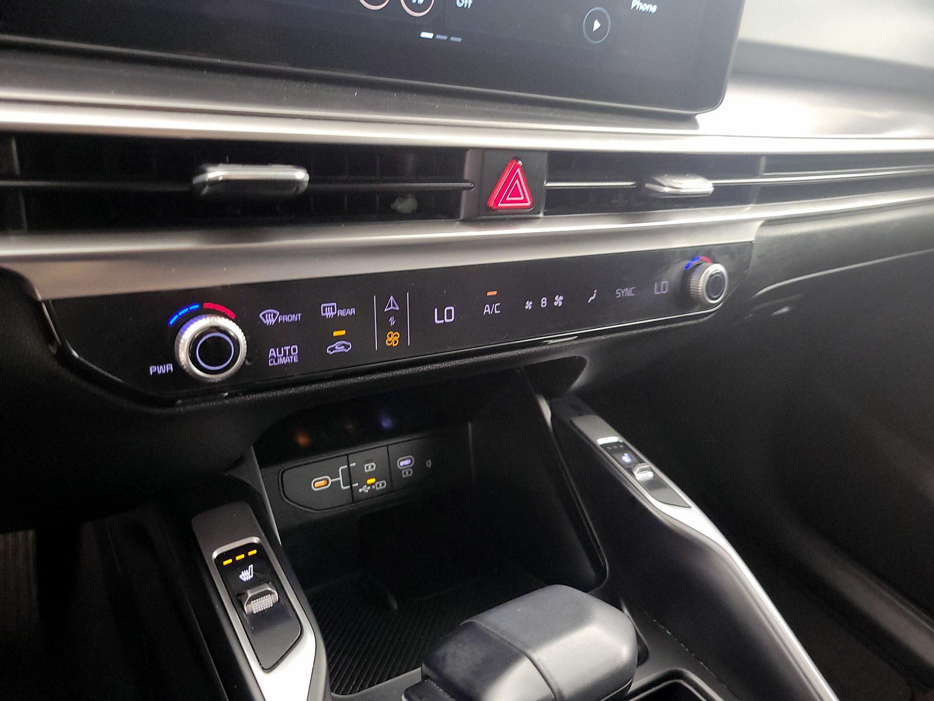 Thumbnail: 2024 Kia Sorento - 16