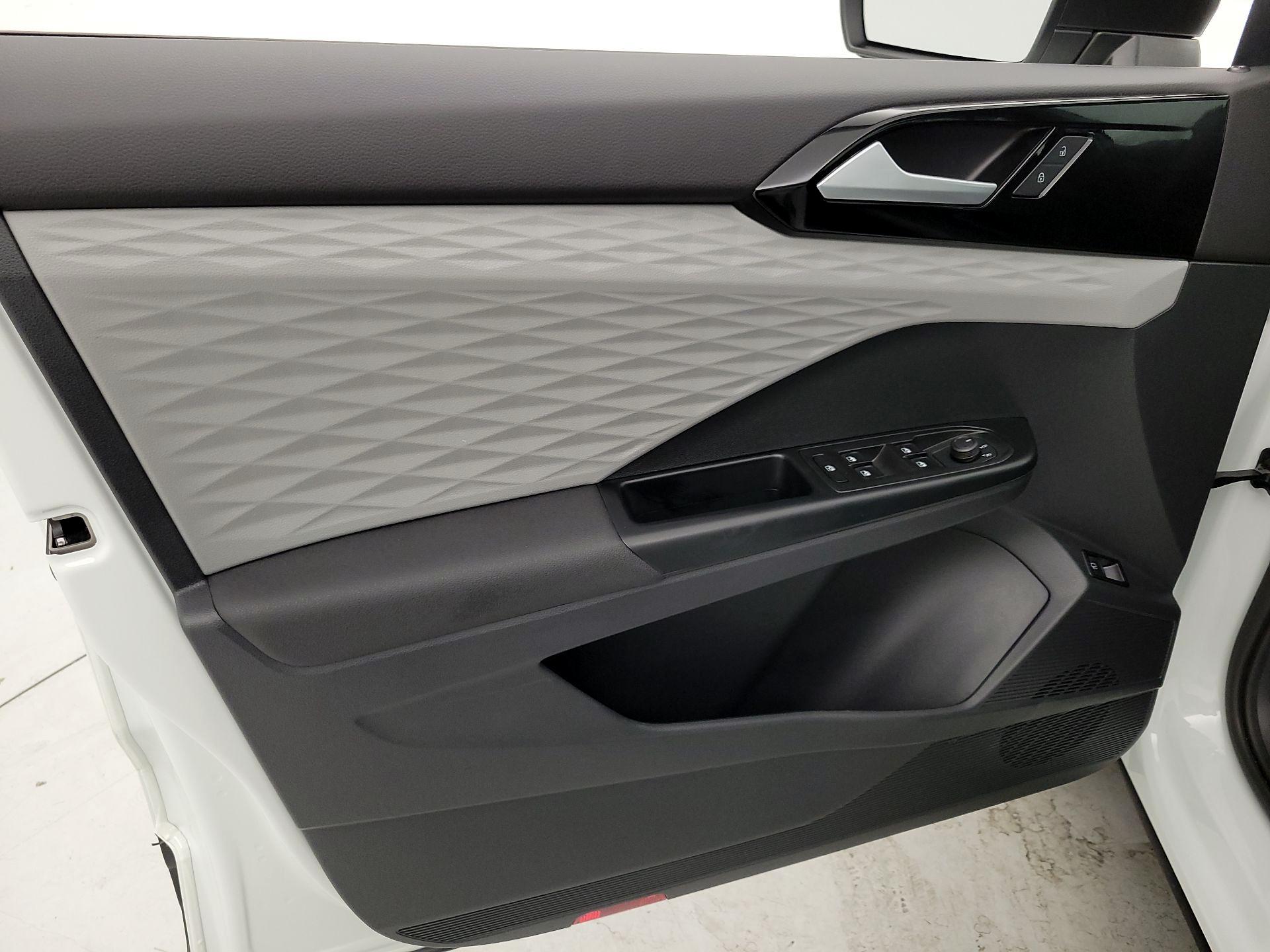 Thumbnail: 2023 Volkswagen Taos - 12