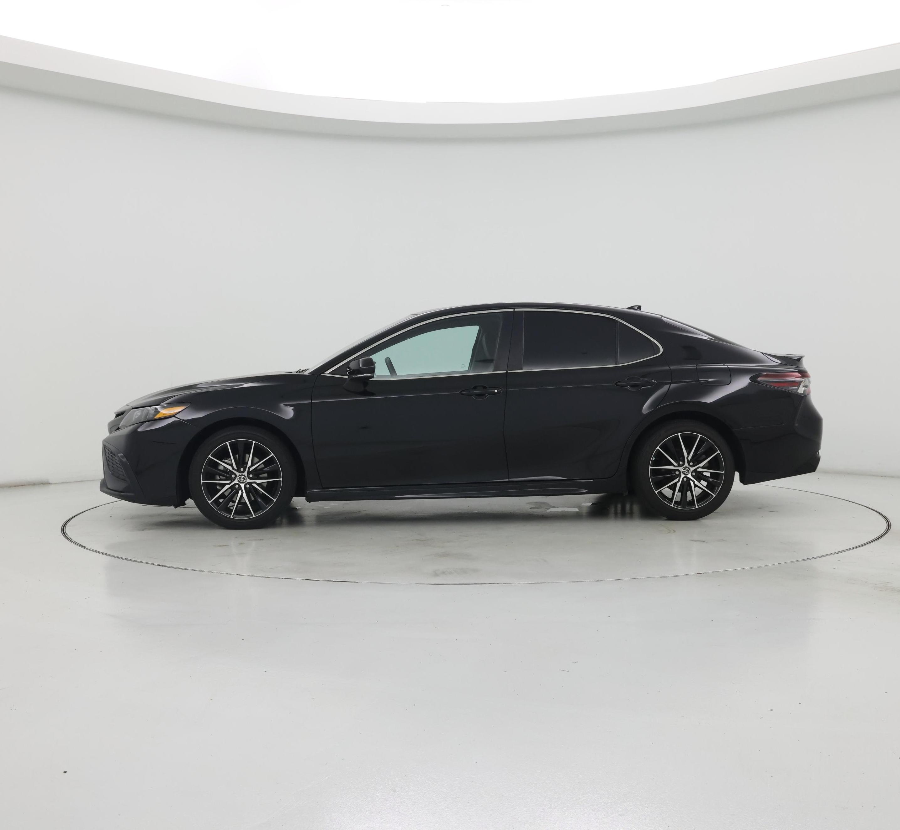 Thumbnail: 2022 Toyota Camry - 3