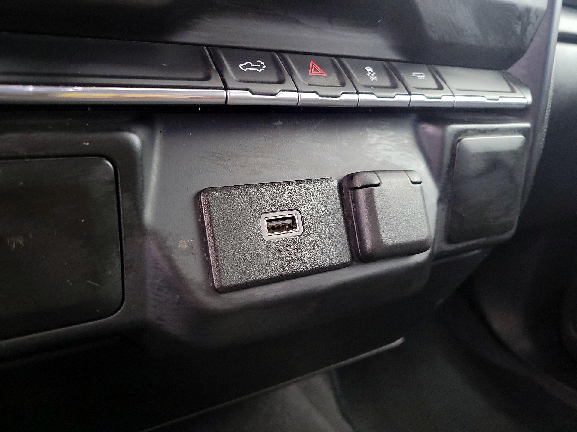 Thumbnail: 2020 Chevrolet Silverado 1500 - 18