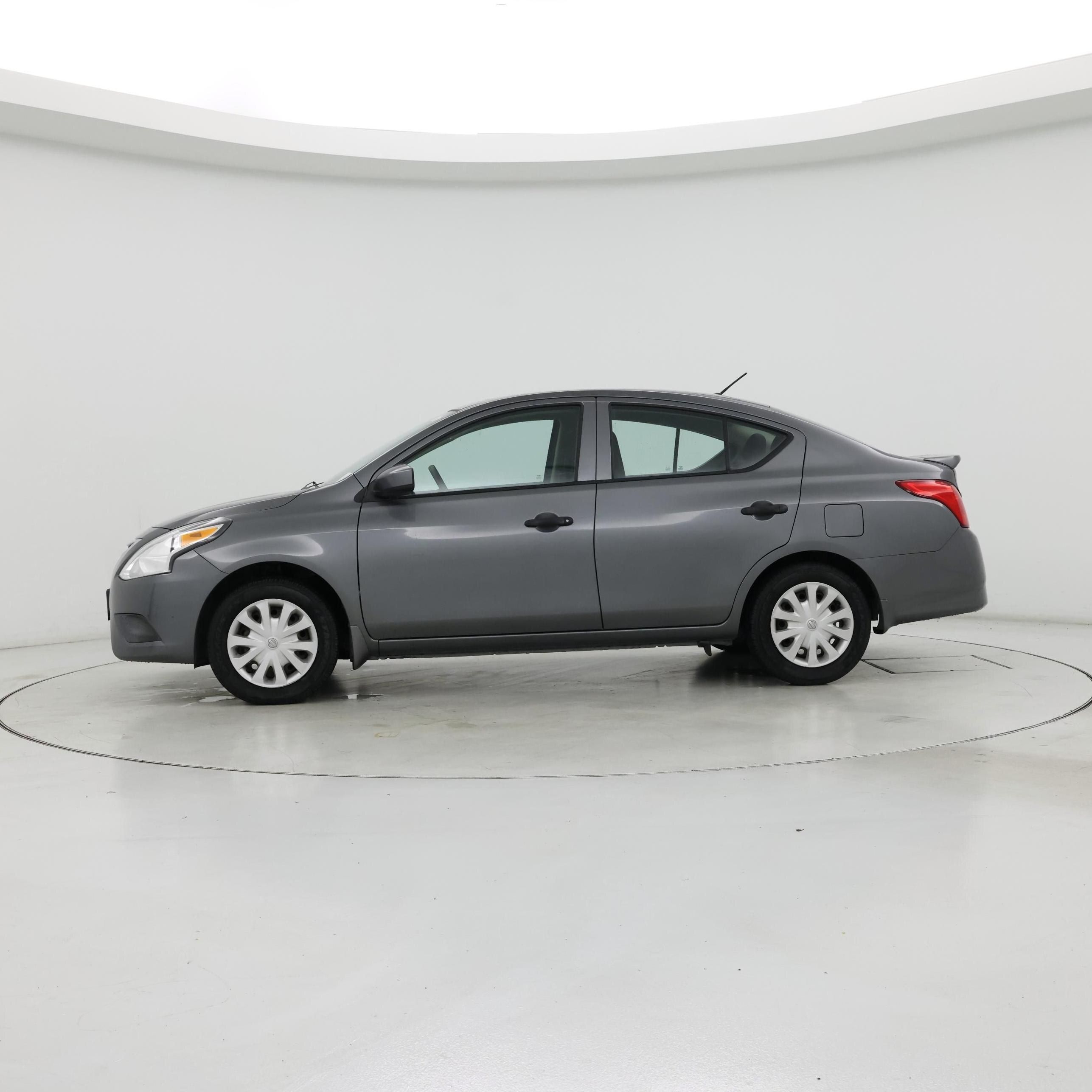 Thumbnail: 2017 Nissan Versa - 3