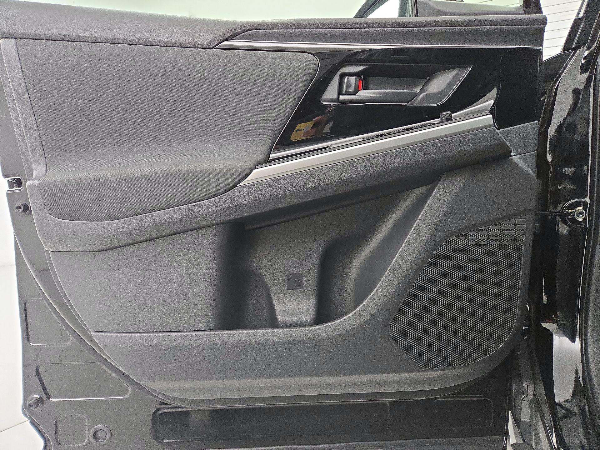 Thumbnail: 2024 Subaru Solterra - 10