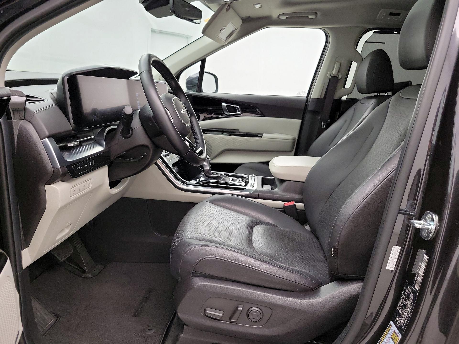 Thumbnail: 2022 Kia Carnival - 11