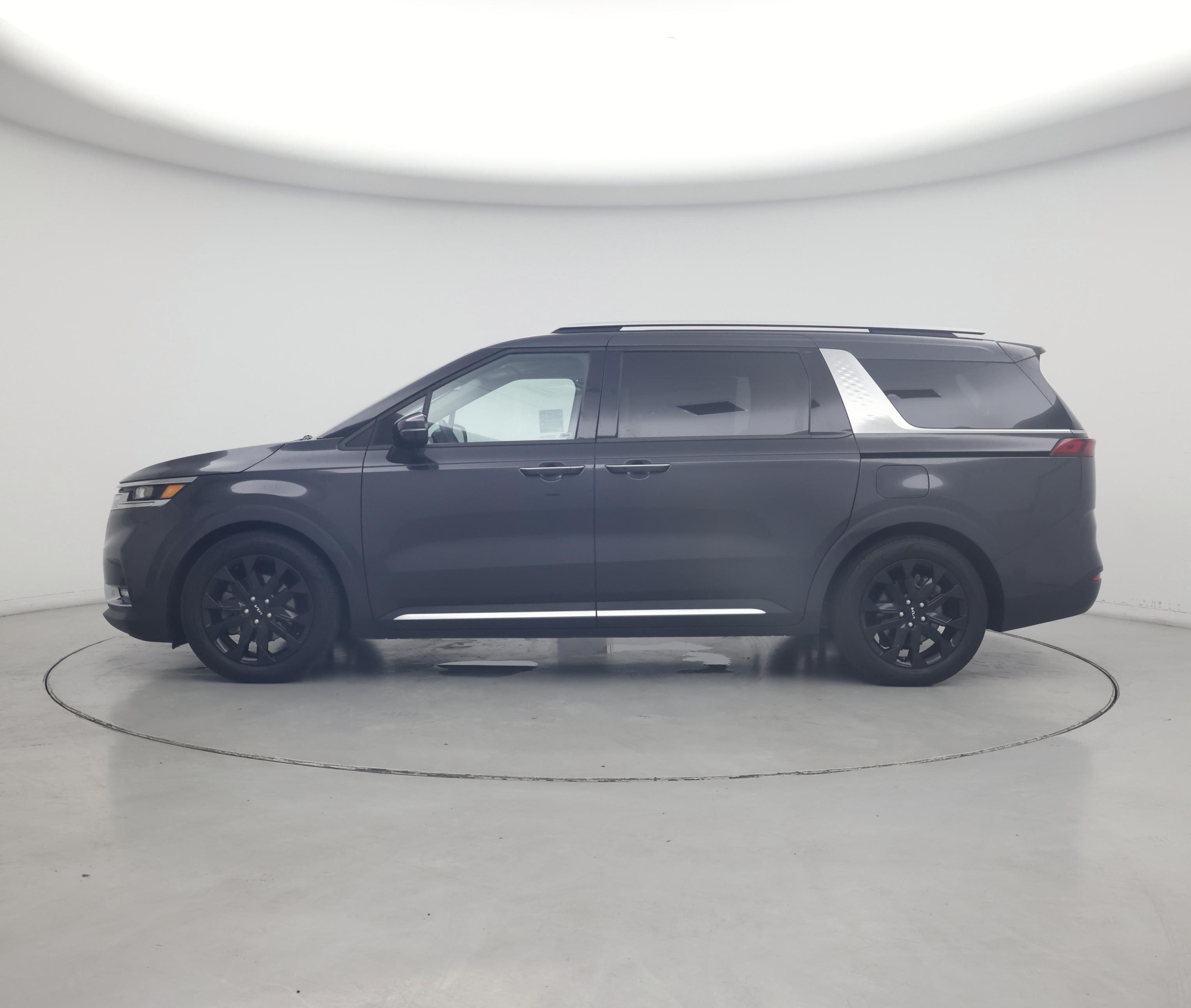 Thumbnail: 2022 Kia Carnival - 3