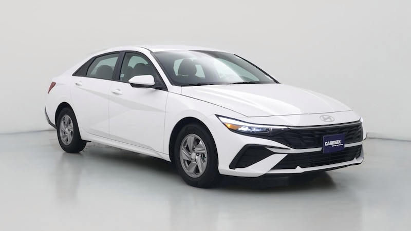 2025 Hyundai Elantra SE Hero Image