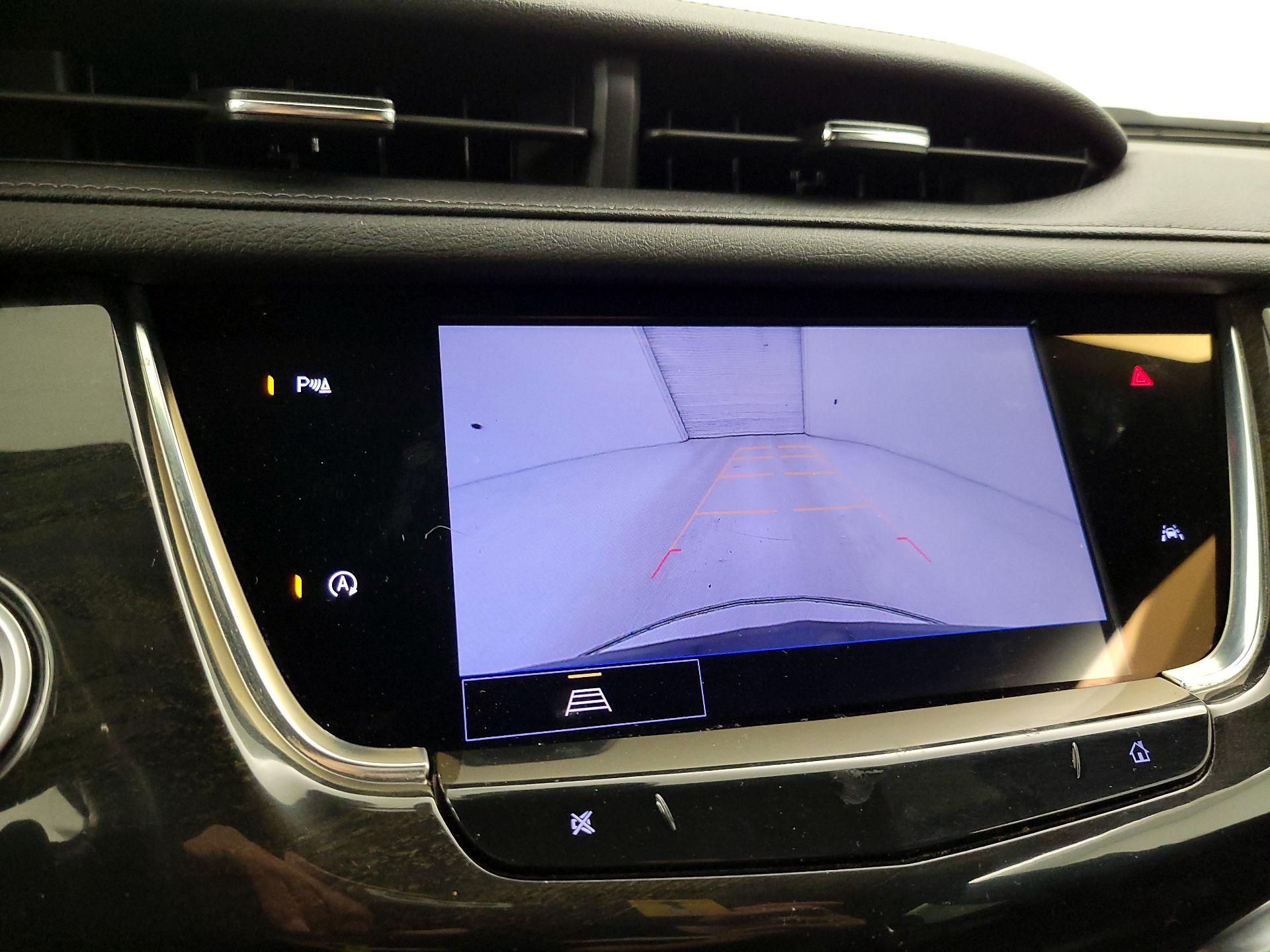 Thumbnail: 2022 Cadillac XT6 - 15