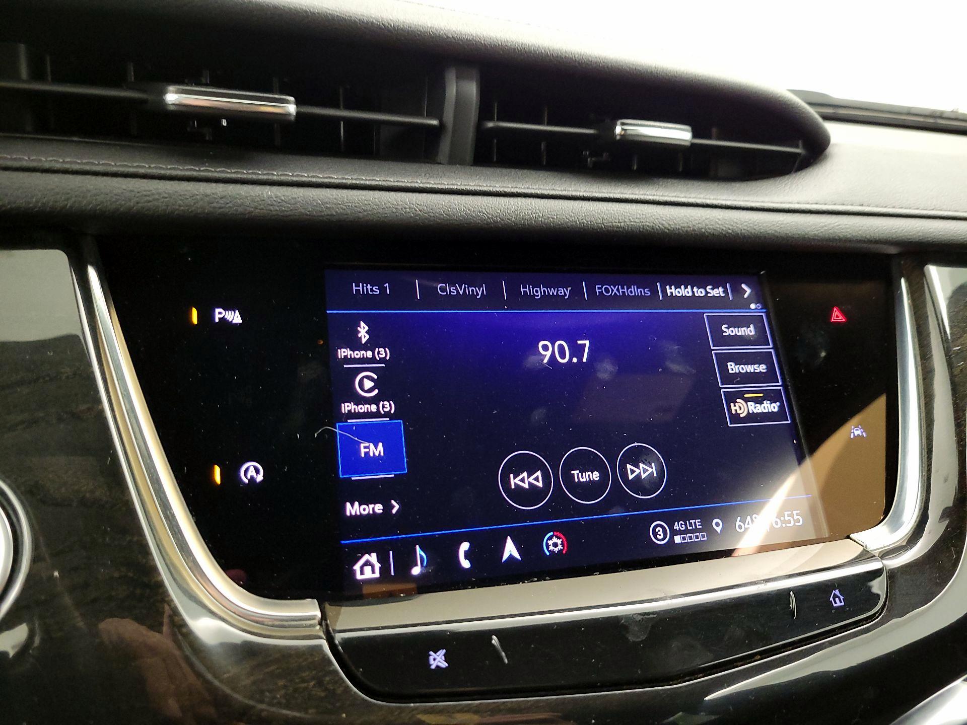 Thumbnail: 2022 Cadillac XT6 - 16