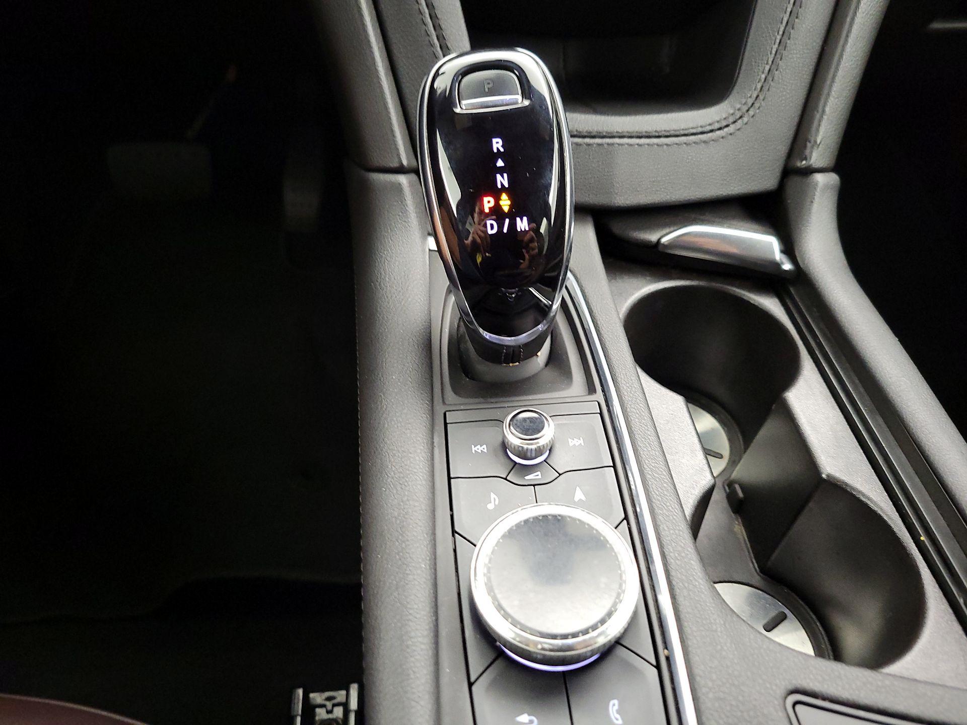 Thumbnail: 2022 Cadillac XT6 - 18