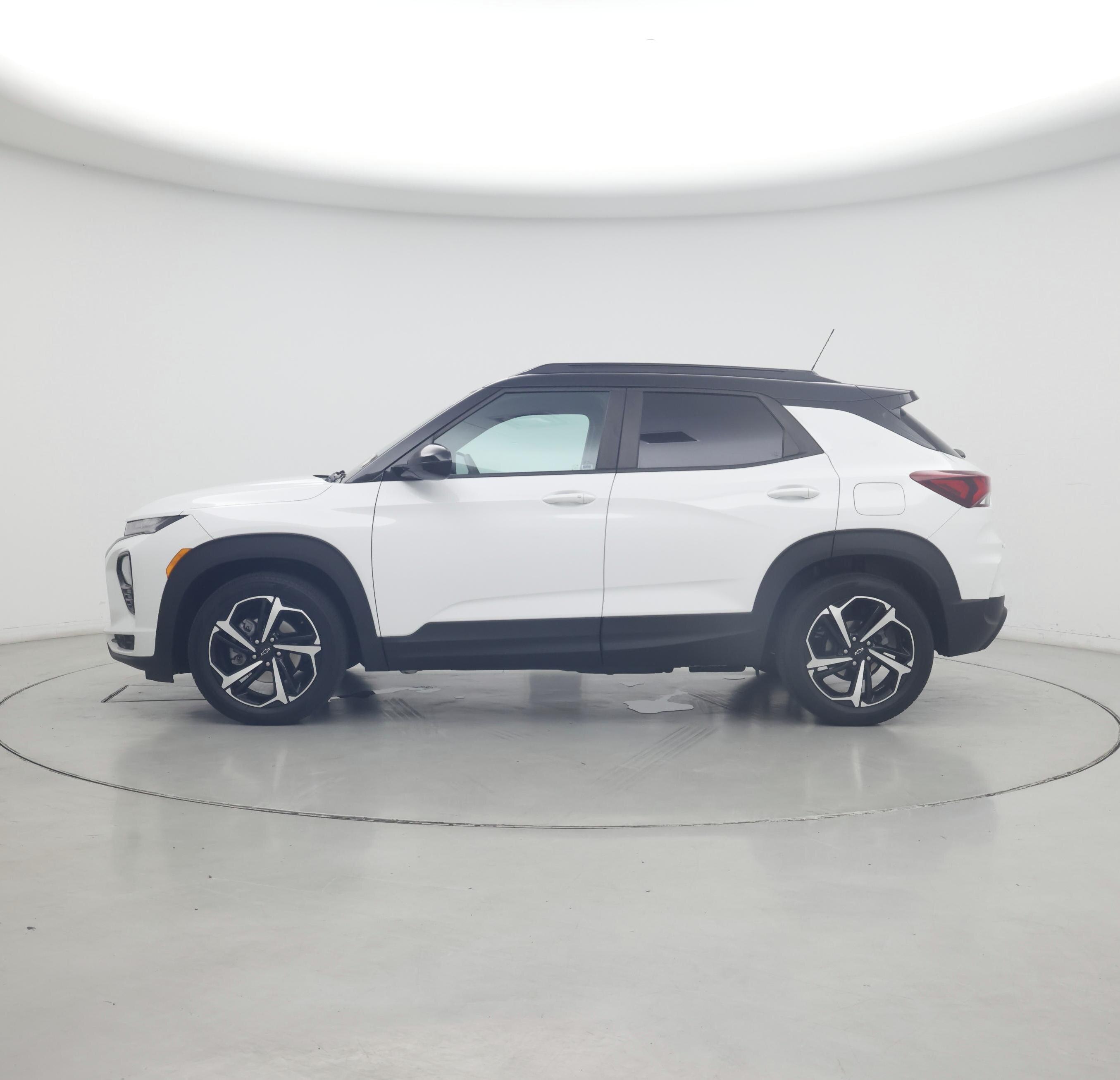 Thumbnail: 2021 Chevrolet TrailBlazer - 3