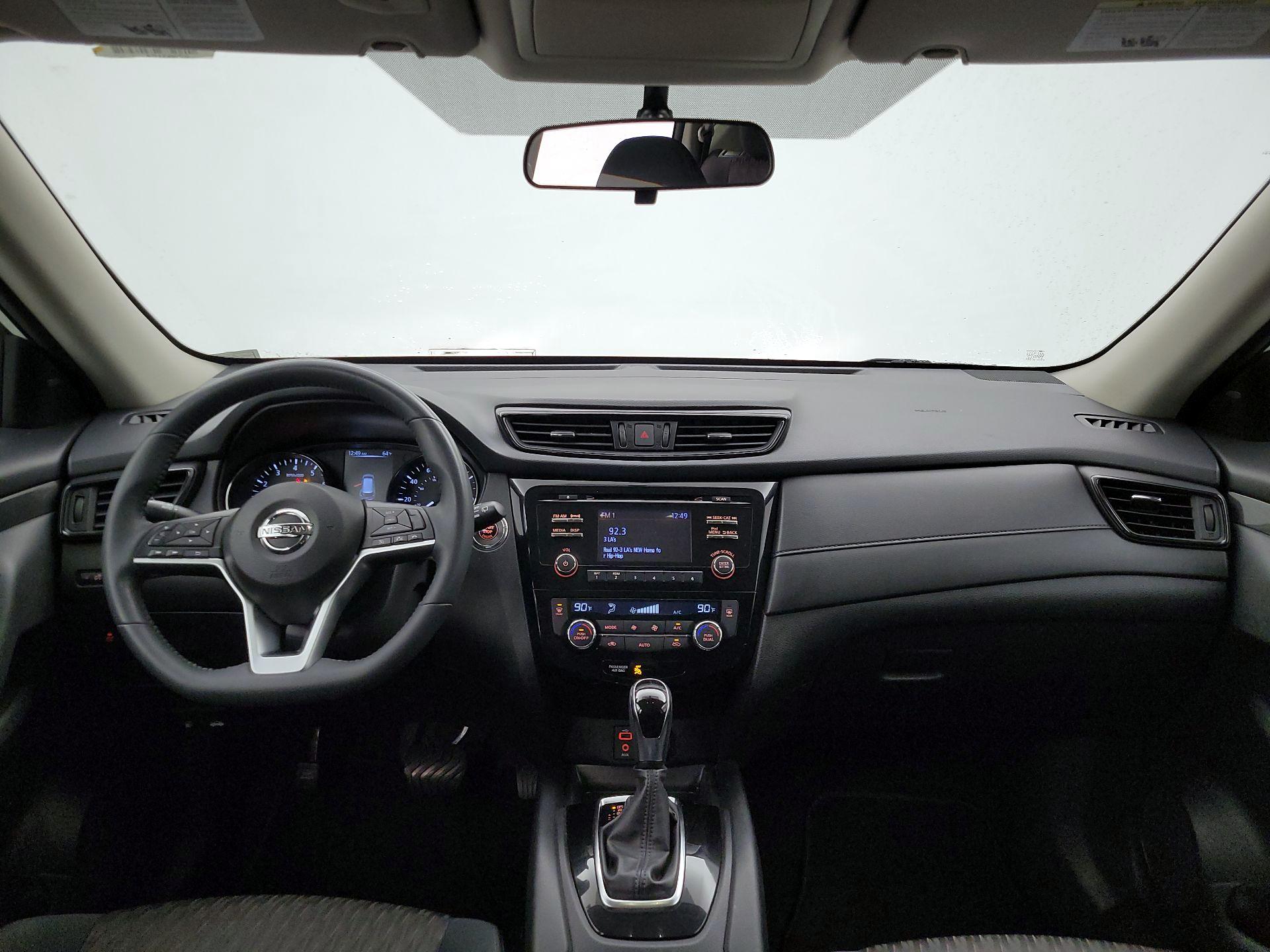 Thumbnail: 2017 Nissan Rogue - 9