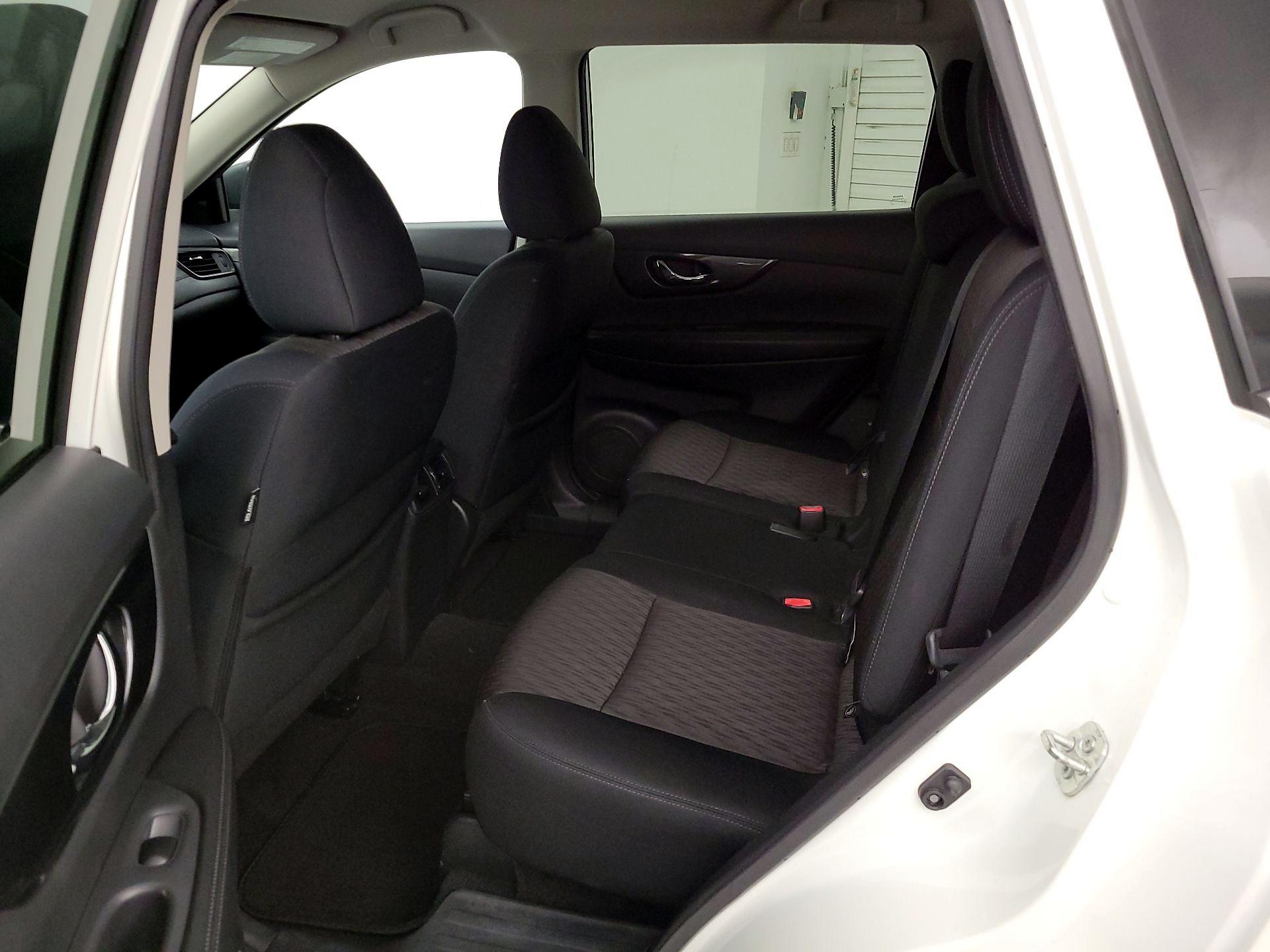 Thumbnail: 2017 Nissan Rogue - 19