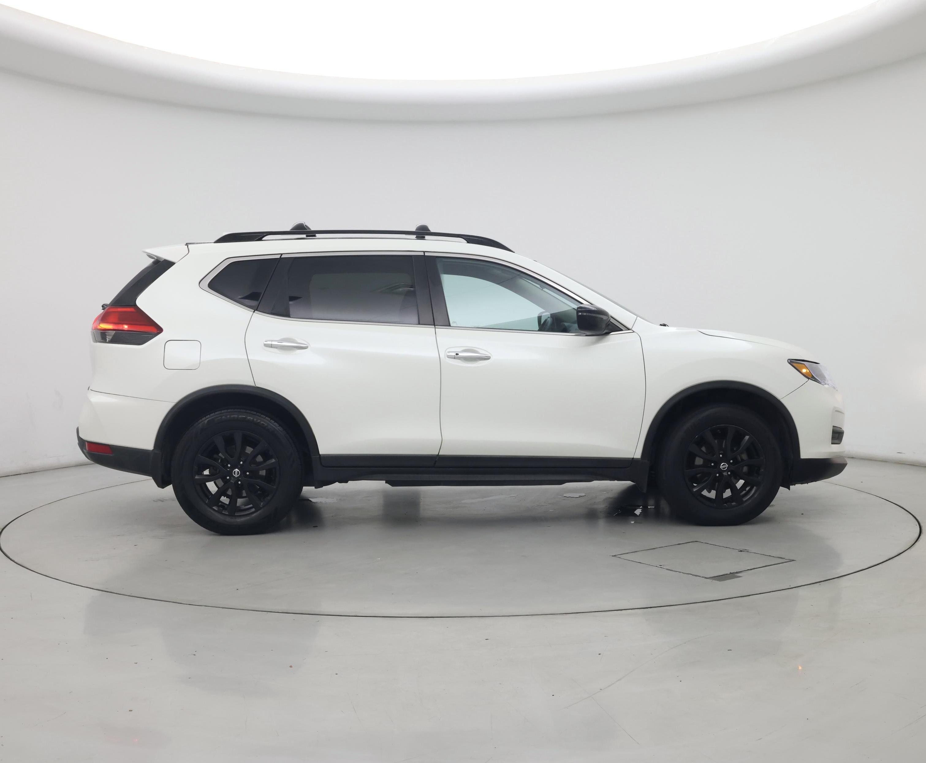Thumbnail: 2017 Nissan Rogue - 7
