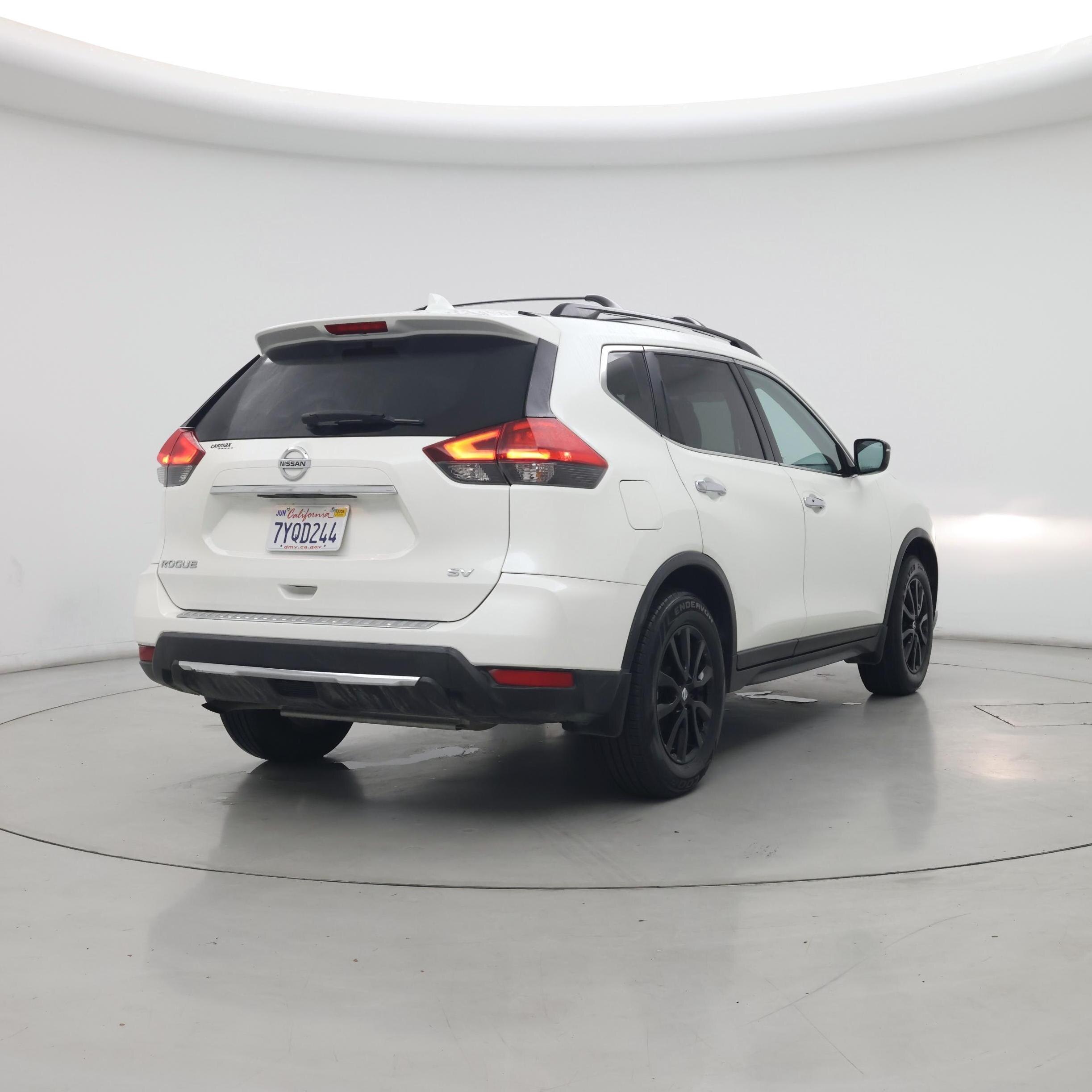 Thumbnail: 2017 Nissan Rogue - 8