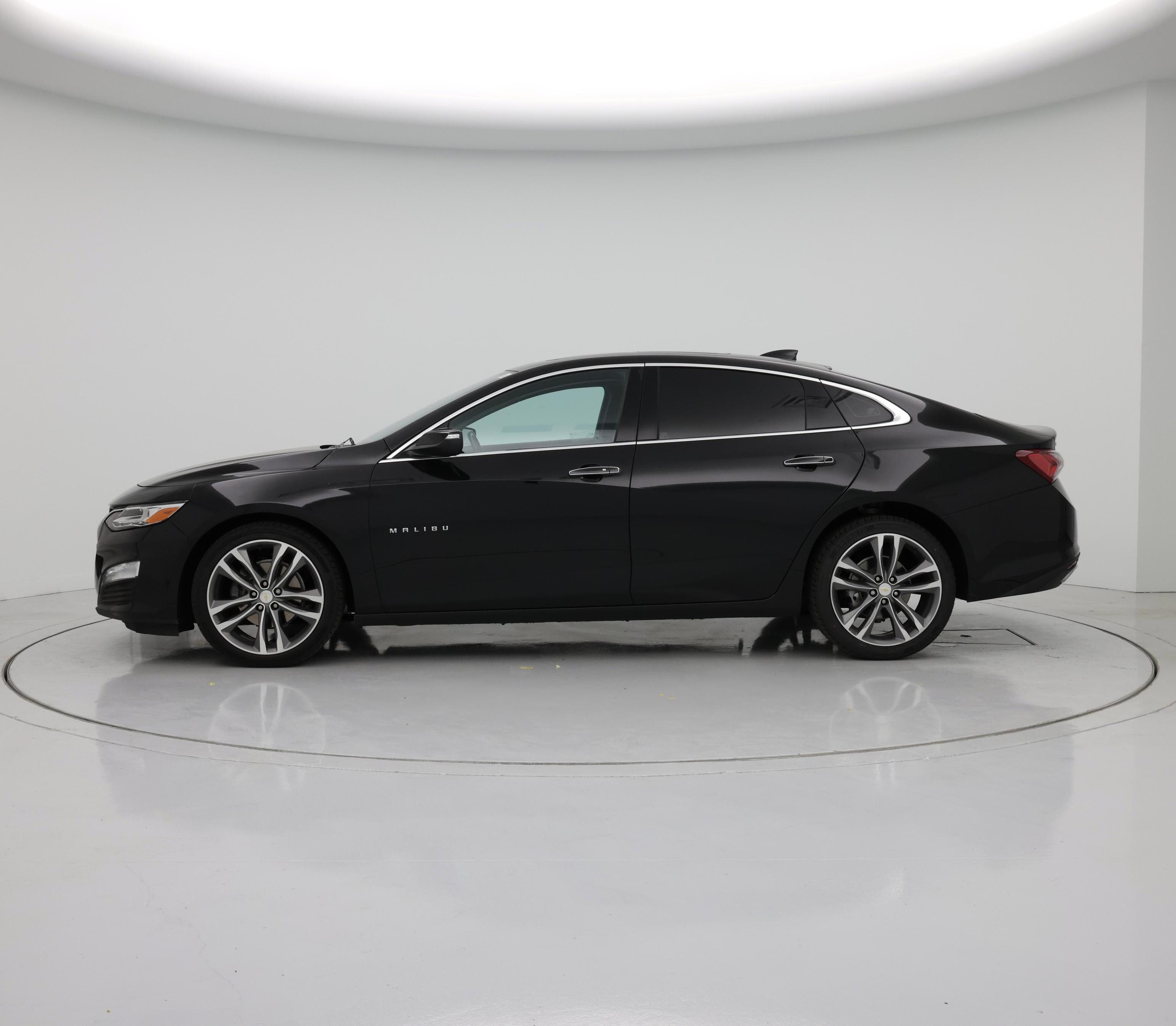 Thumbnail: 2022 Chevrolet Malibu - 3