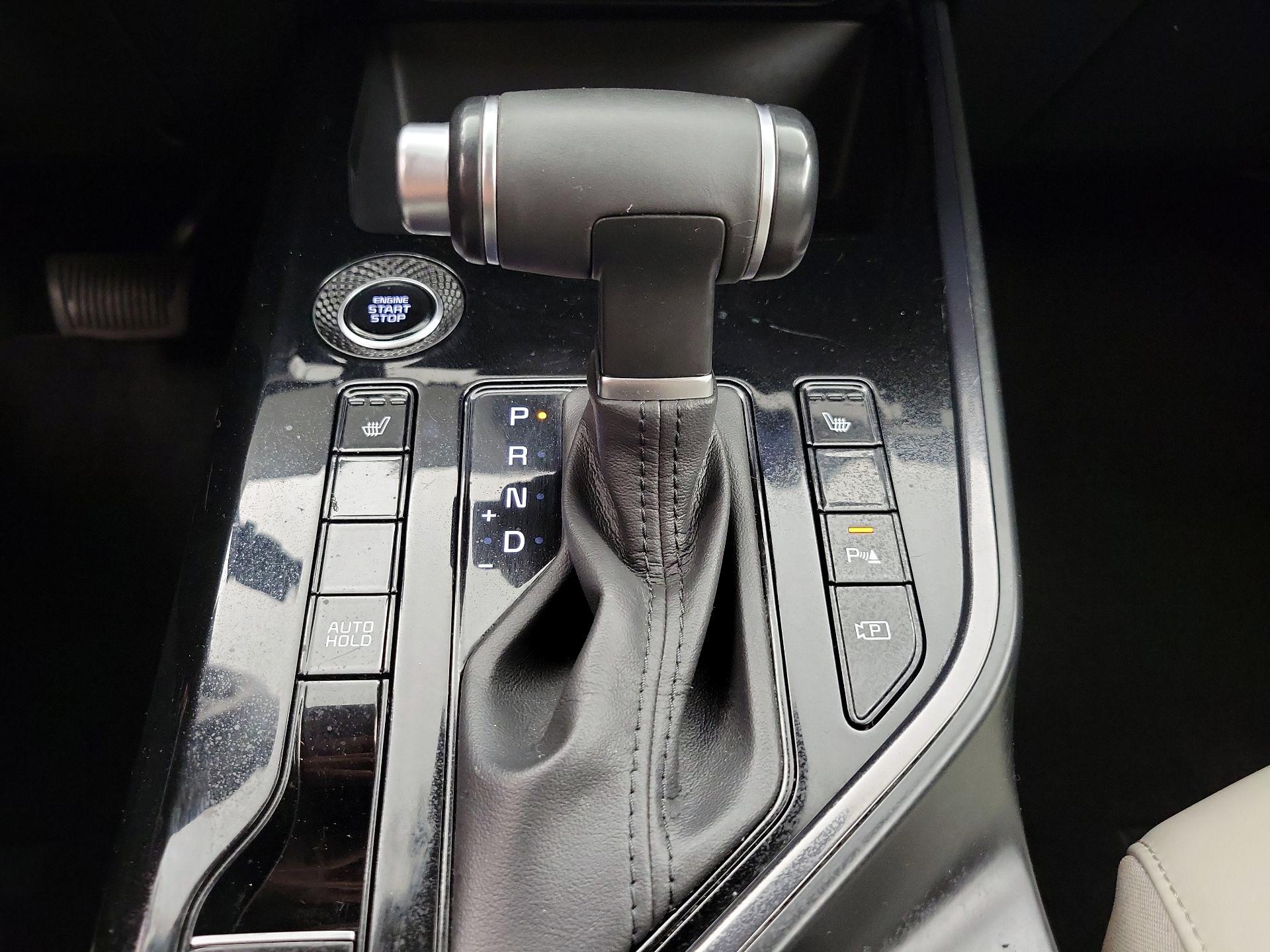 Thumbnail: 2023 Kia Niro - 18