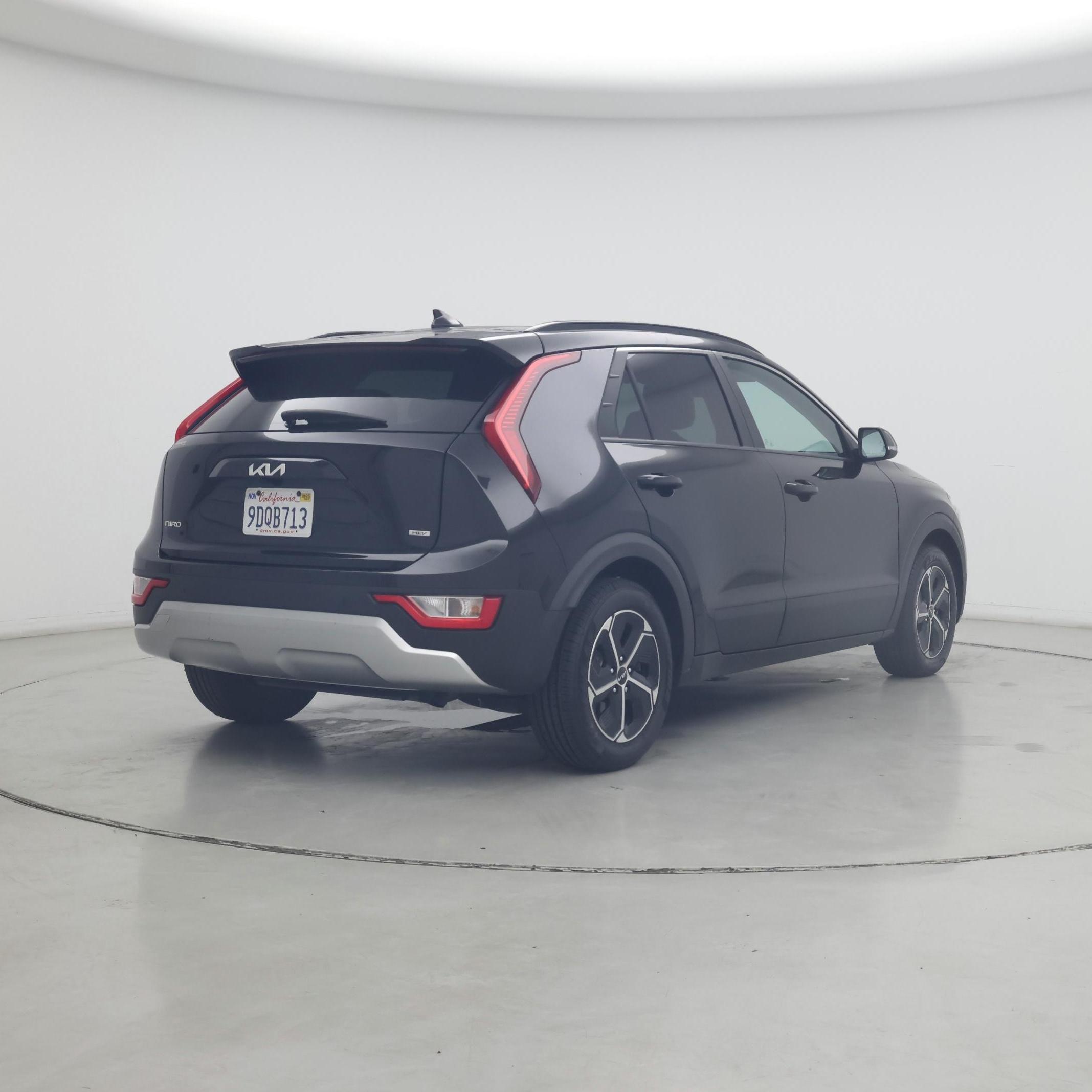 Thumbnail: 2023 Kia Niro - 8