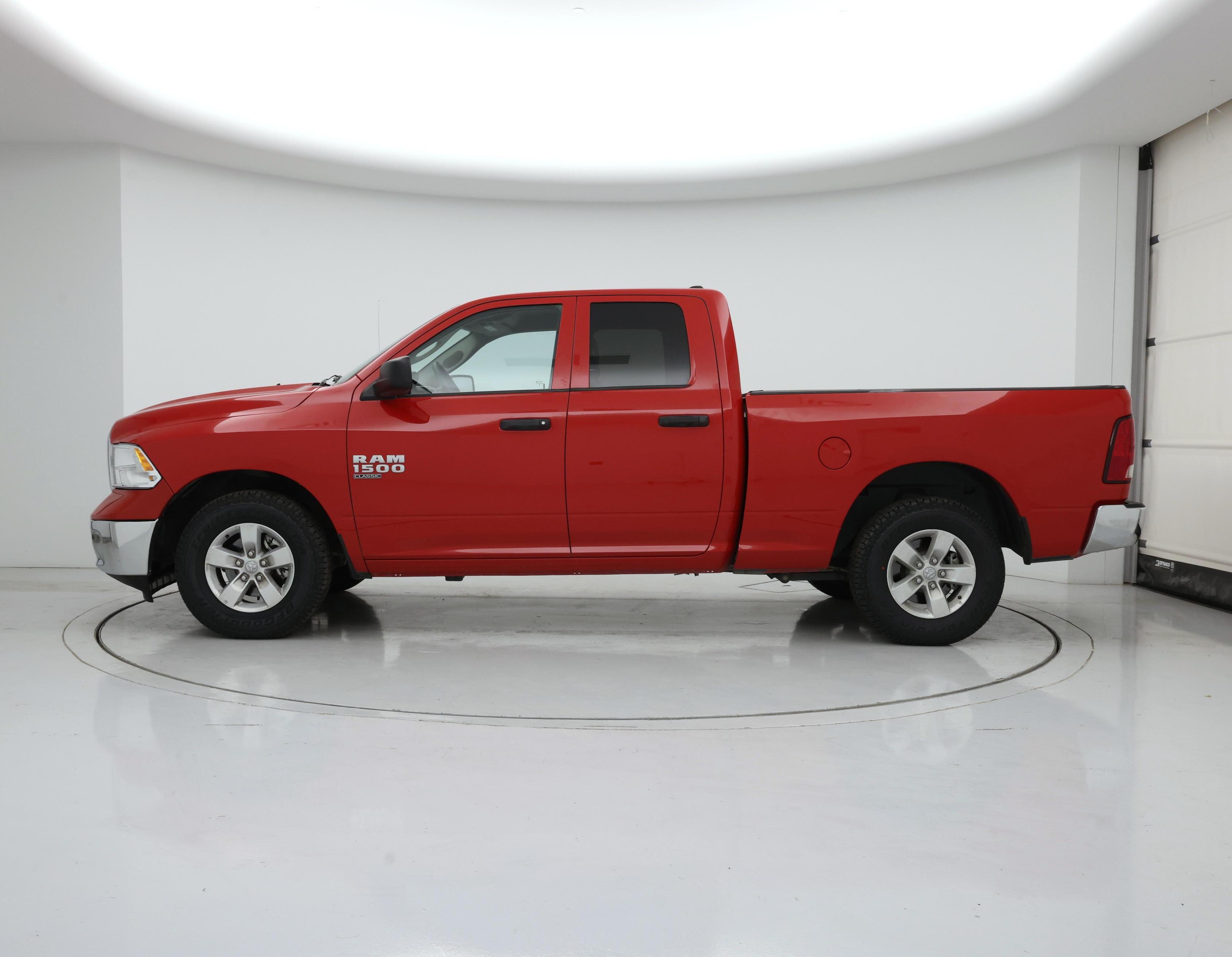 Thumbnail: 2024 RAM 1500 Classic - 3