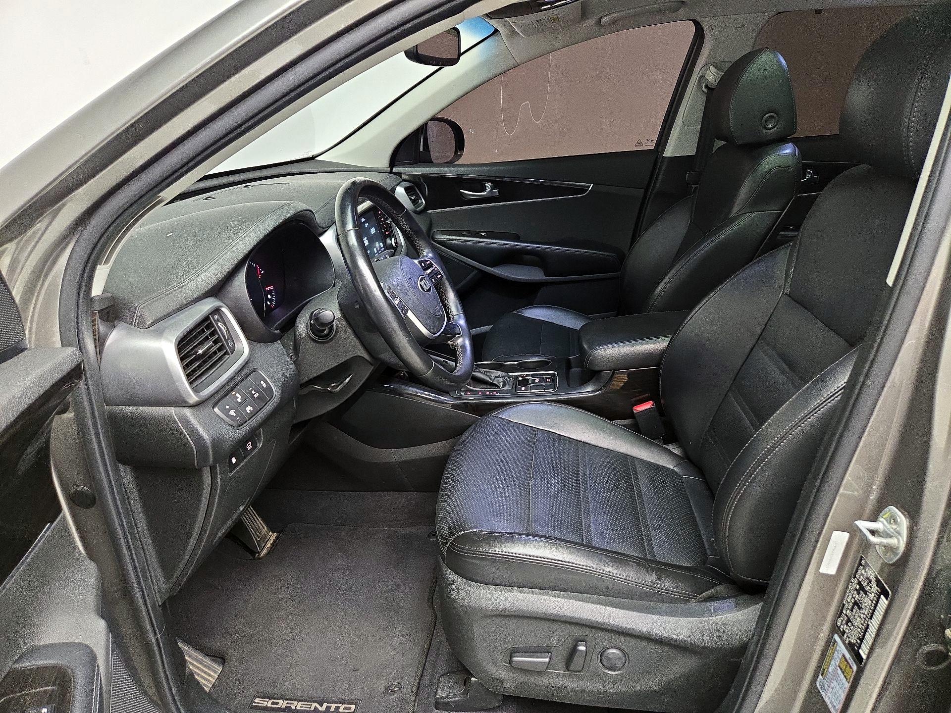 Thumbnail: 2019 Kia Sorento - 11
