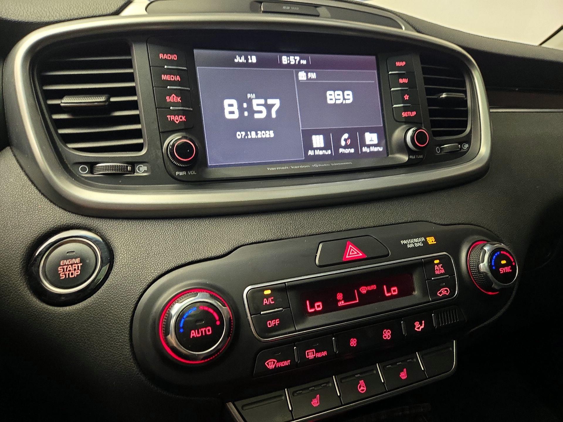 Thumbnail: 2019 Kia Sorento - 16