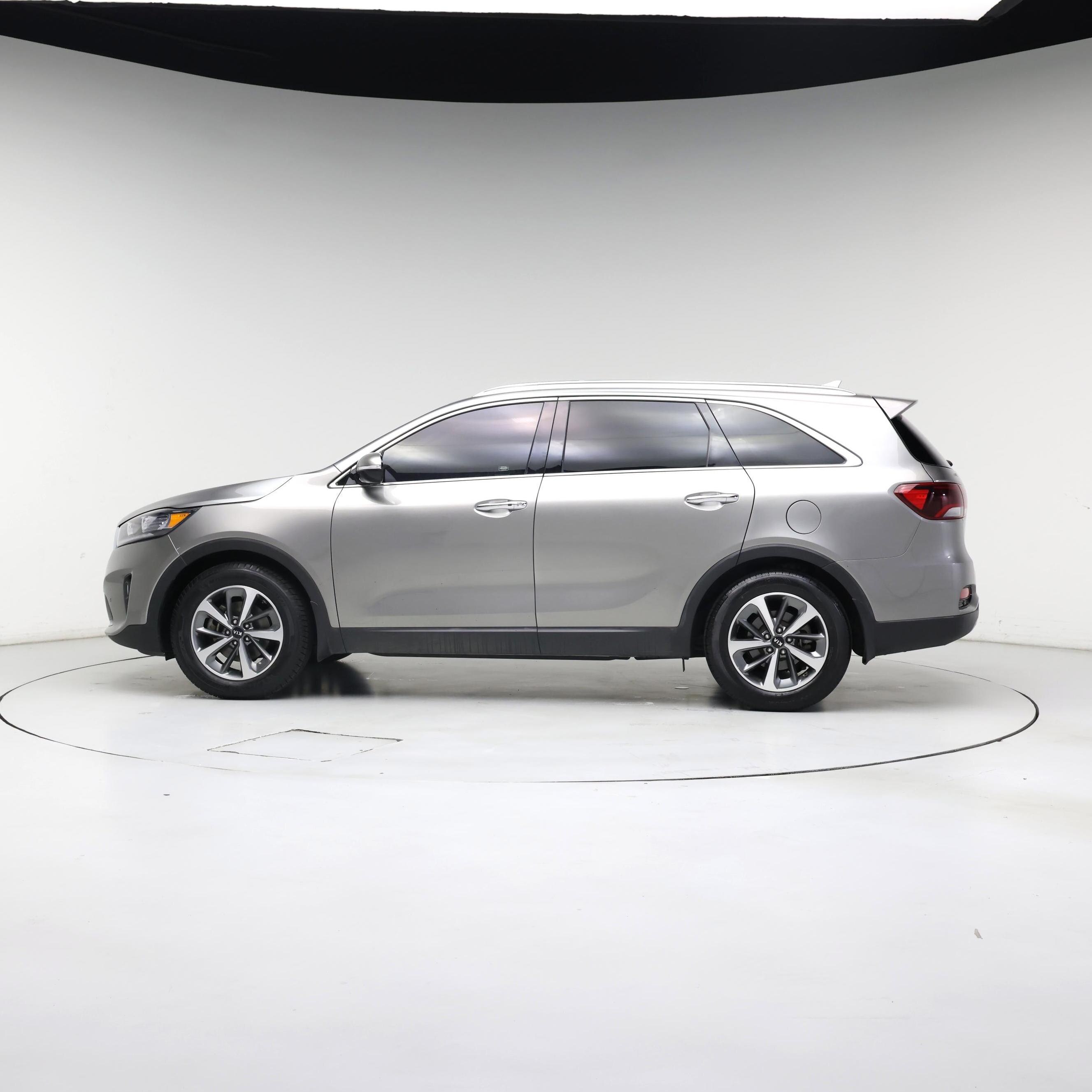 Thumbnail: 2019 Kia Sorento - 3