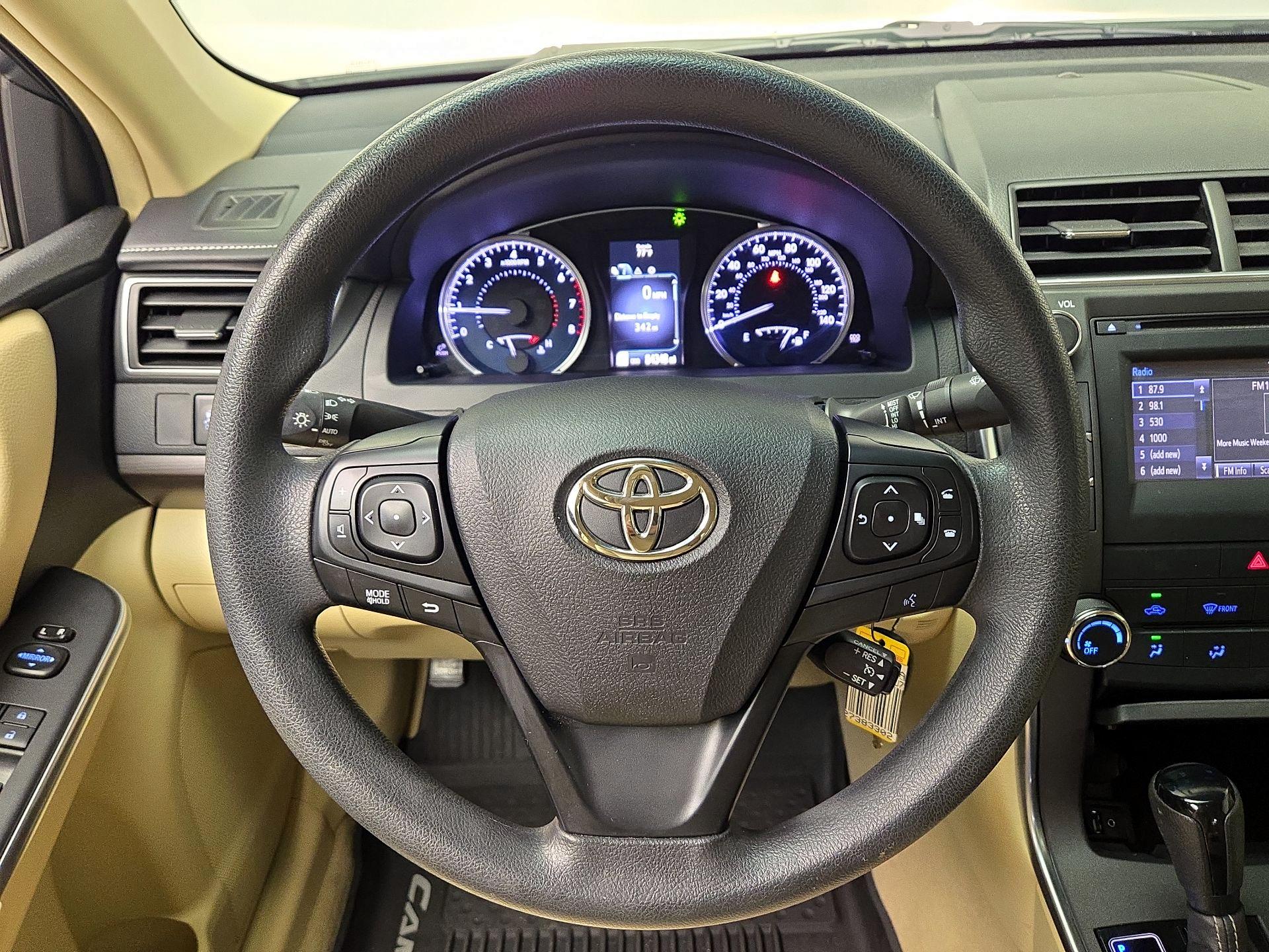 Thumbnail: 2017 Toyota Camry - 10