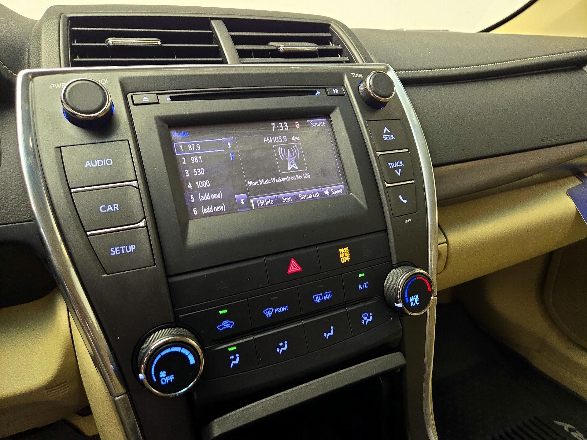 Thumbnail: 2017 Toyota Camry - 16