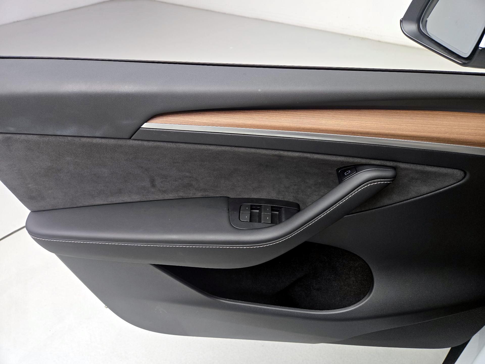 Thumbnail: 2023 Tesla Model Y - 12