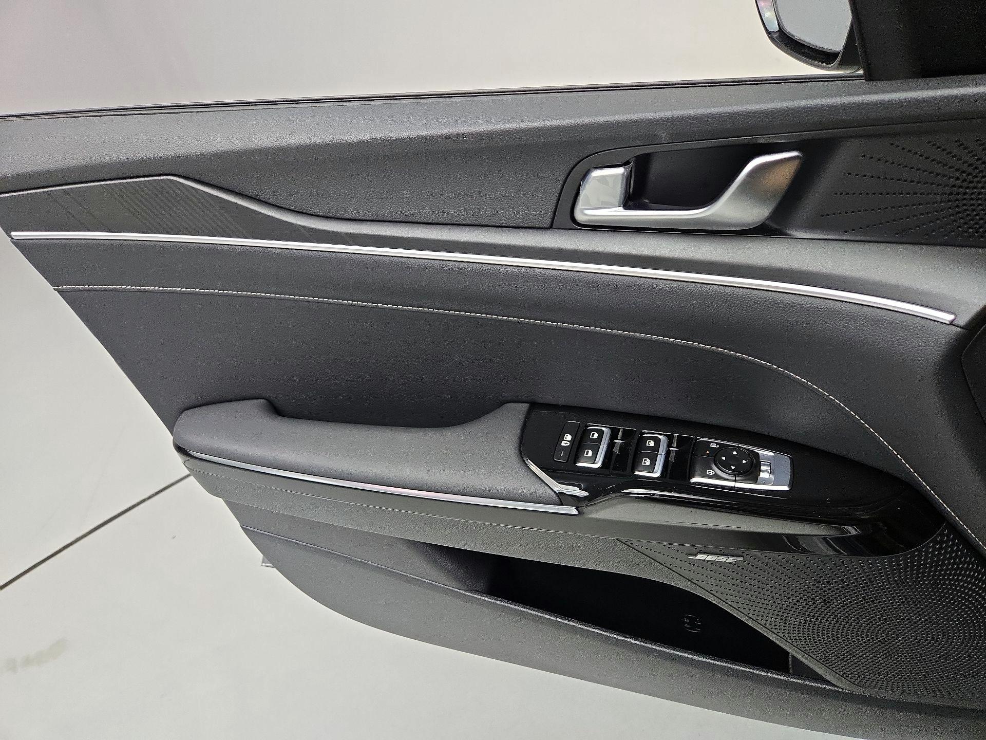 Thumbnail: 2025 Kia K5 - 12