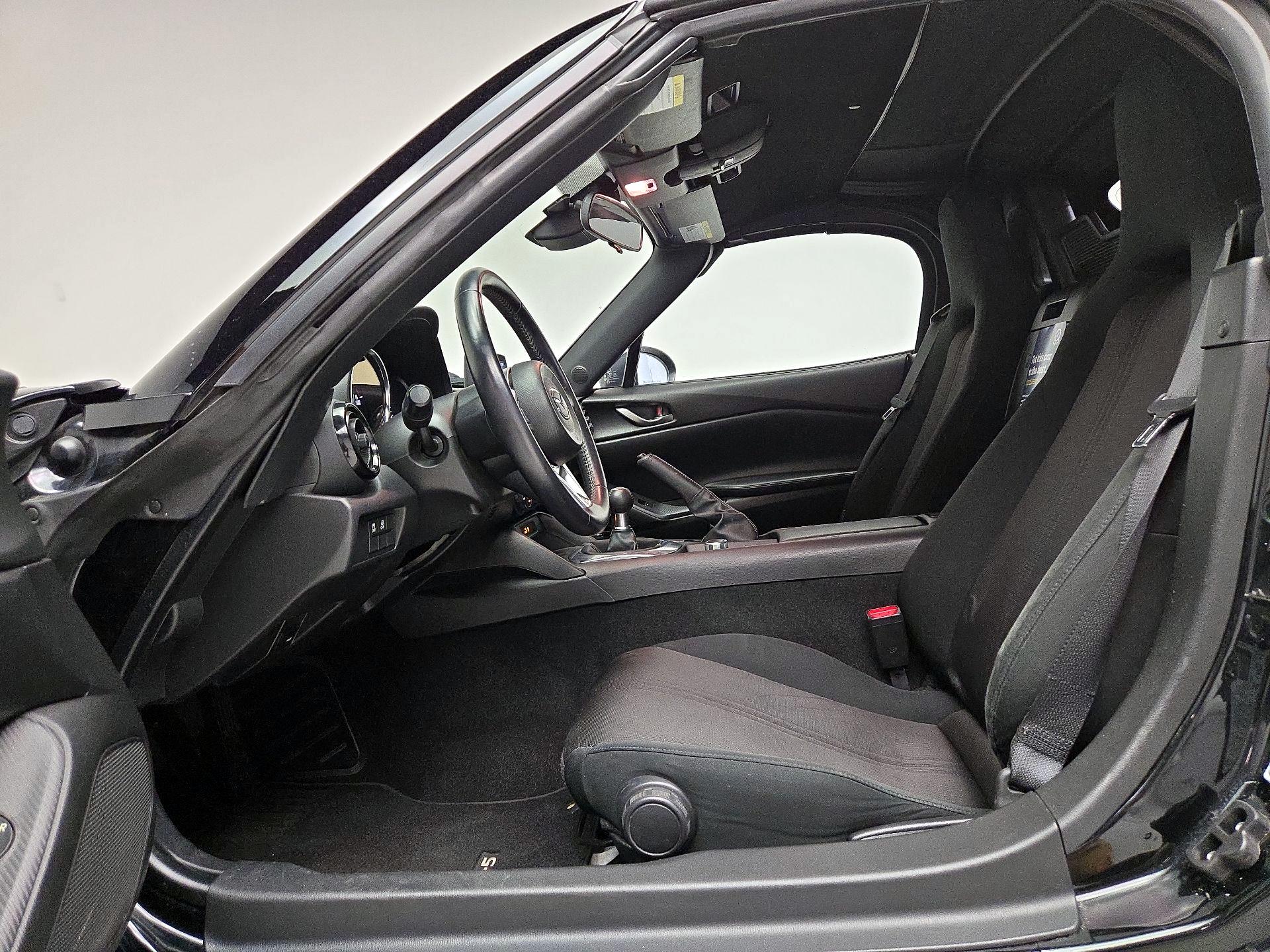 Thumbnail: 2021 Mazda MX-5 Miata - 11