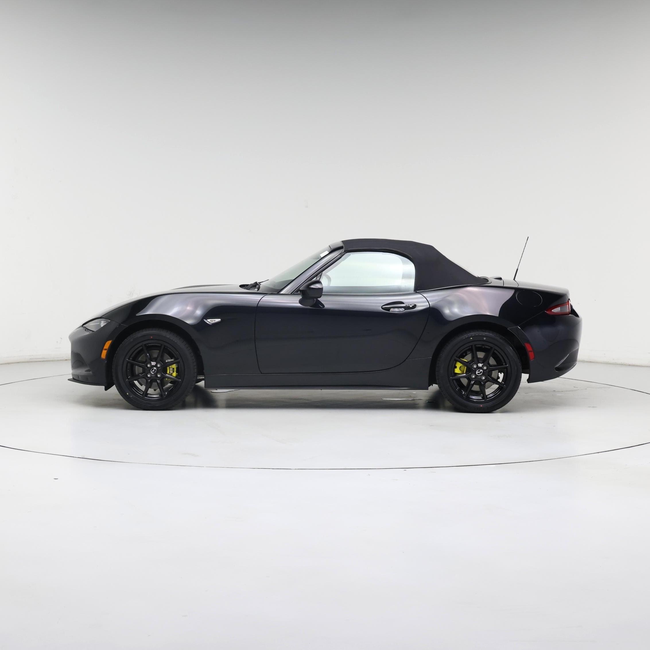 Thumbnail: 2021 Mazda MX-5 Miata - 3