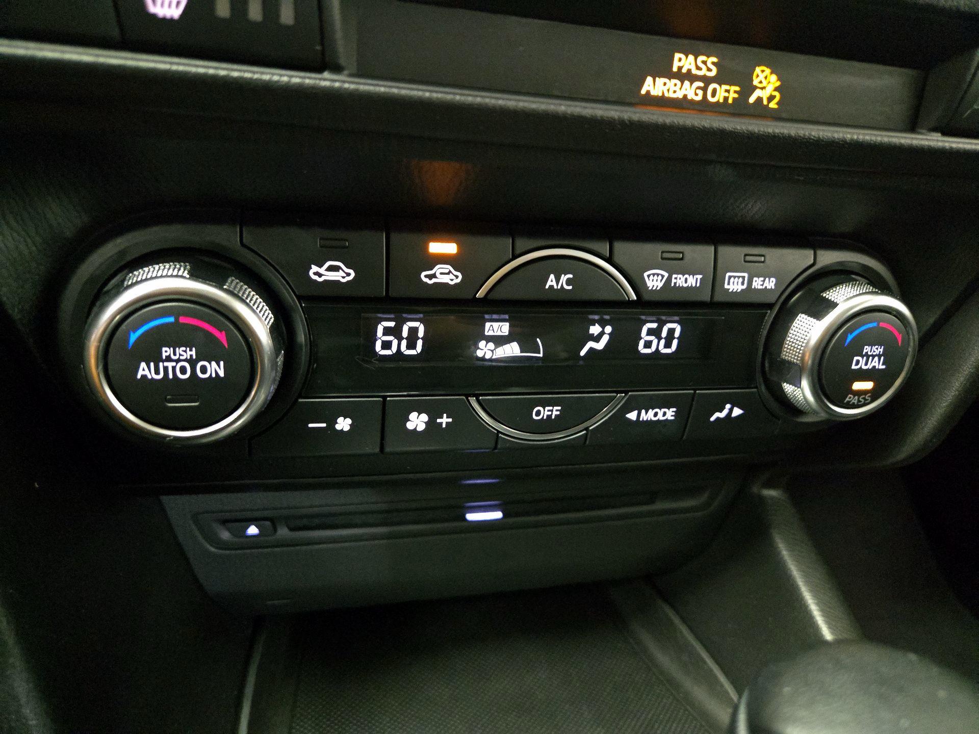 Thumbnail: 2016 Mazda Mazda3 - 17