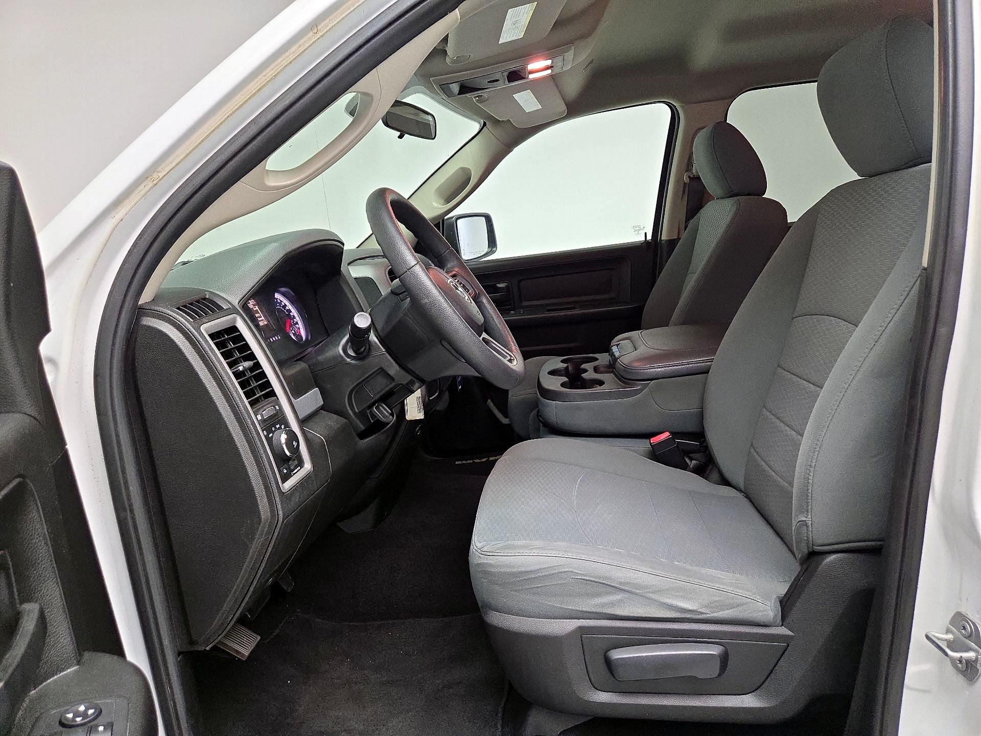 Thumbnail: 2019 RAM 1500 Classic - 11