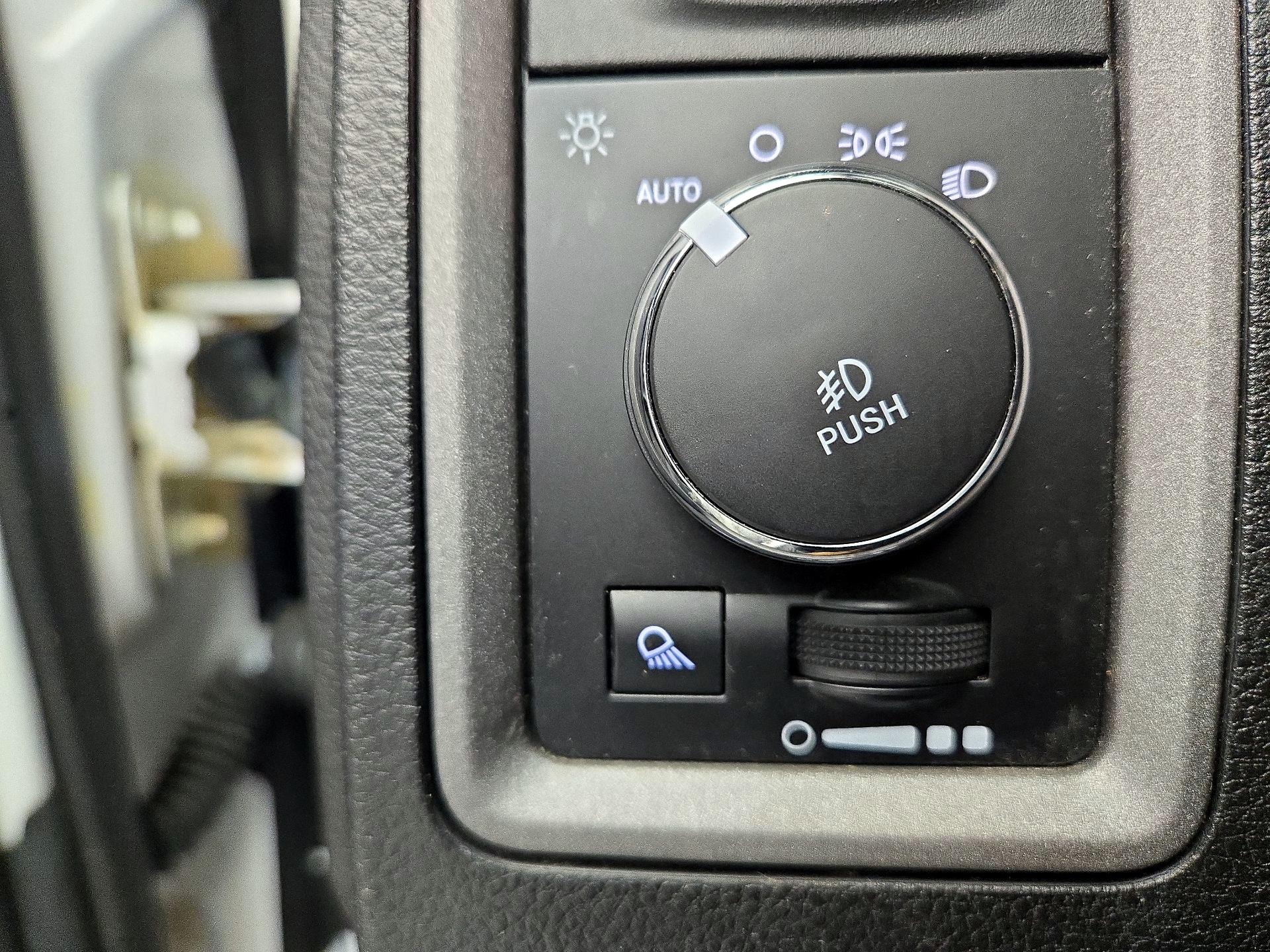 Thumbnail: 2019 RAM 1500 Classic - 13