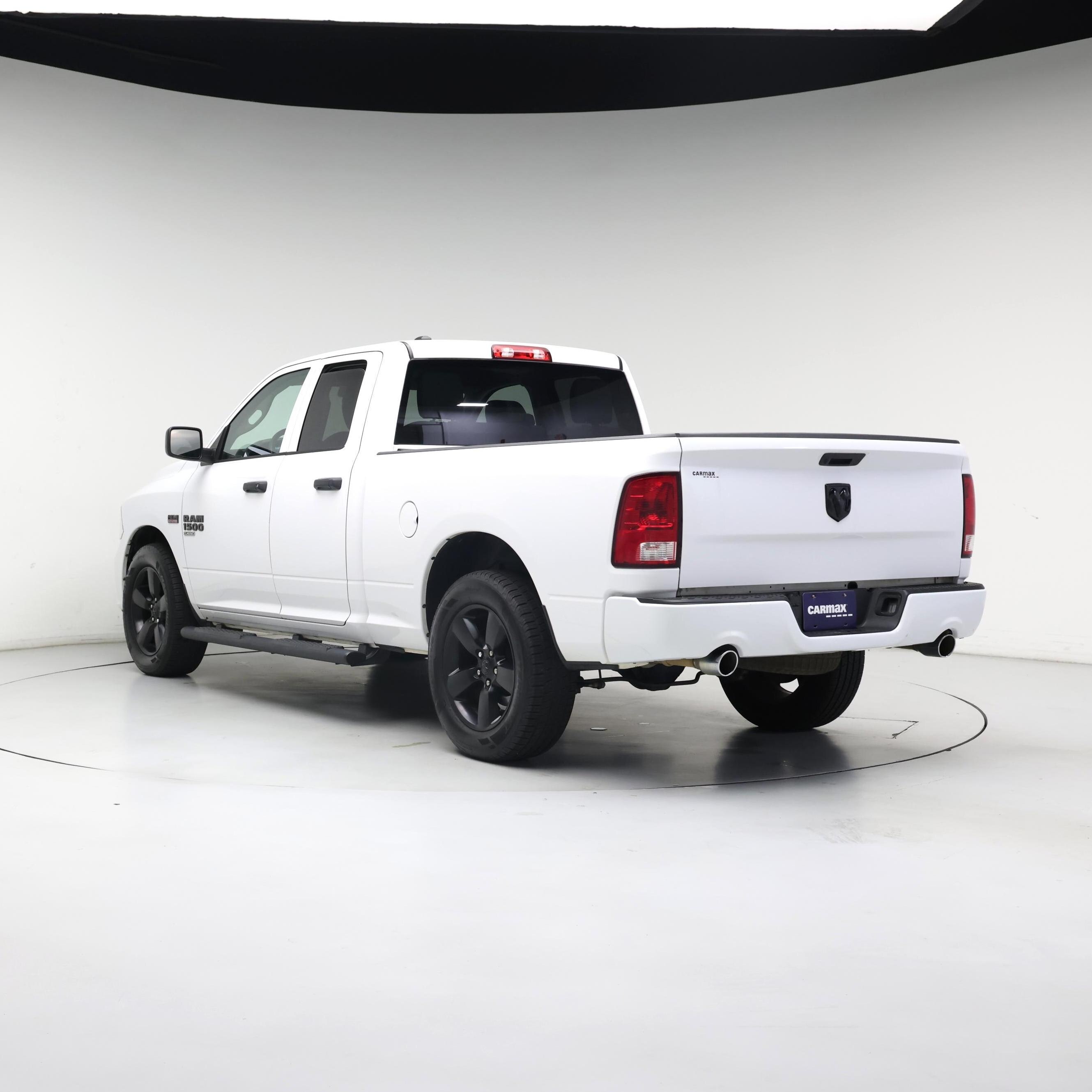 Thumbnail: 2019 RAM 1500 Classic - 2
